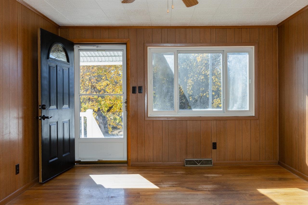 556 E GAY ST, HARRISONBURG, Virginia 22801, 3 Bedrooms Bedrooms, ,1 BathroomBathrooms,Residential,556 E GAY ST,670826 MLS # 670826