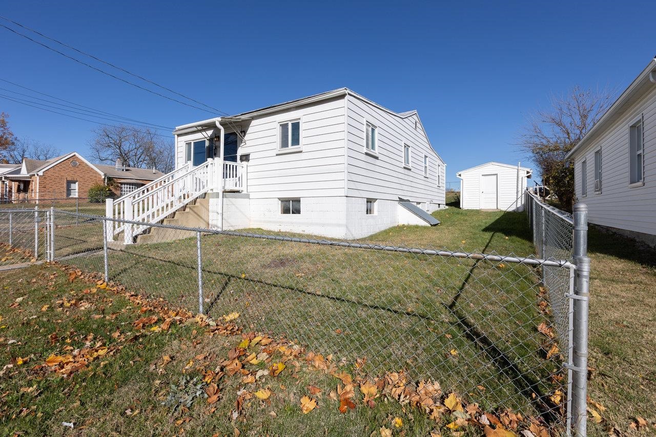 556 E GAY ST, HARRISONBURG, Virginia 22801, 3 Bedrooms Bedrooms, ,1 BathroomBathrooms,Residential,556 E GAY ST,670826 MLS # 670826