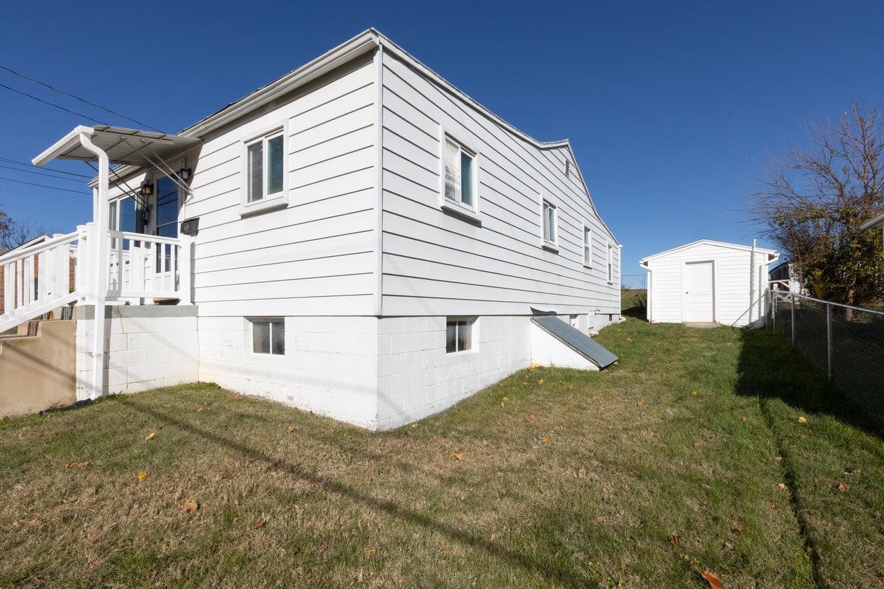 556 E GAY ST, HARRISONBURG, Virginia 22801, 3 Bedrooms Bedrooms, ,1 BathroomBathrooms,Residential,556 E GAY ST,670826 MLS # 670826