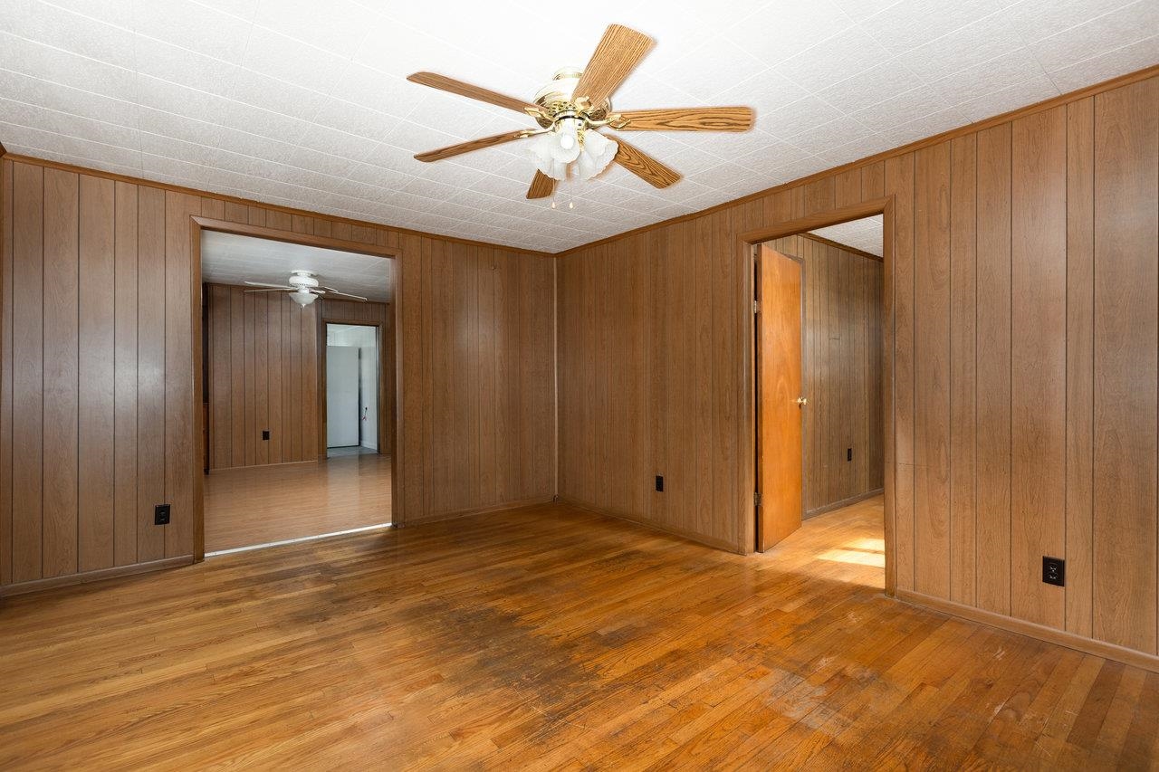 556 E GAY ST, HARRISONBURG, Virginia 22801, 3 Bedrooms Bedrooms, ,1 BathroomBathrooms,Residential,556 E GAY ST,670826 MLS # 670826