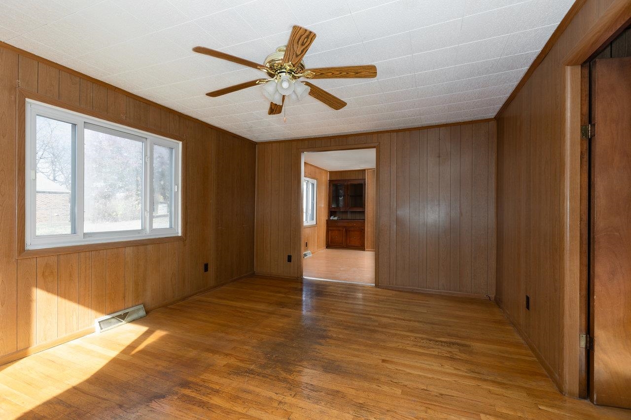 556 E GAY ST, HARRISONBURG, Virginia 22801, 3 Bedrooms Bedrooms, ,1 BathroomBathrooms,Residential,556 E GAY ST,670826 MLS # 670826