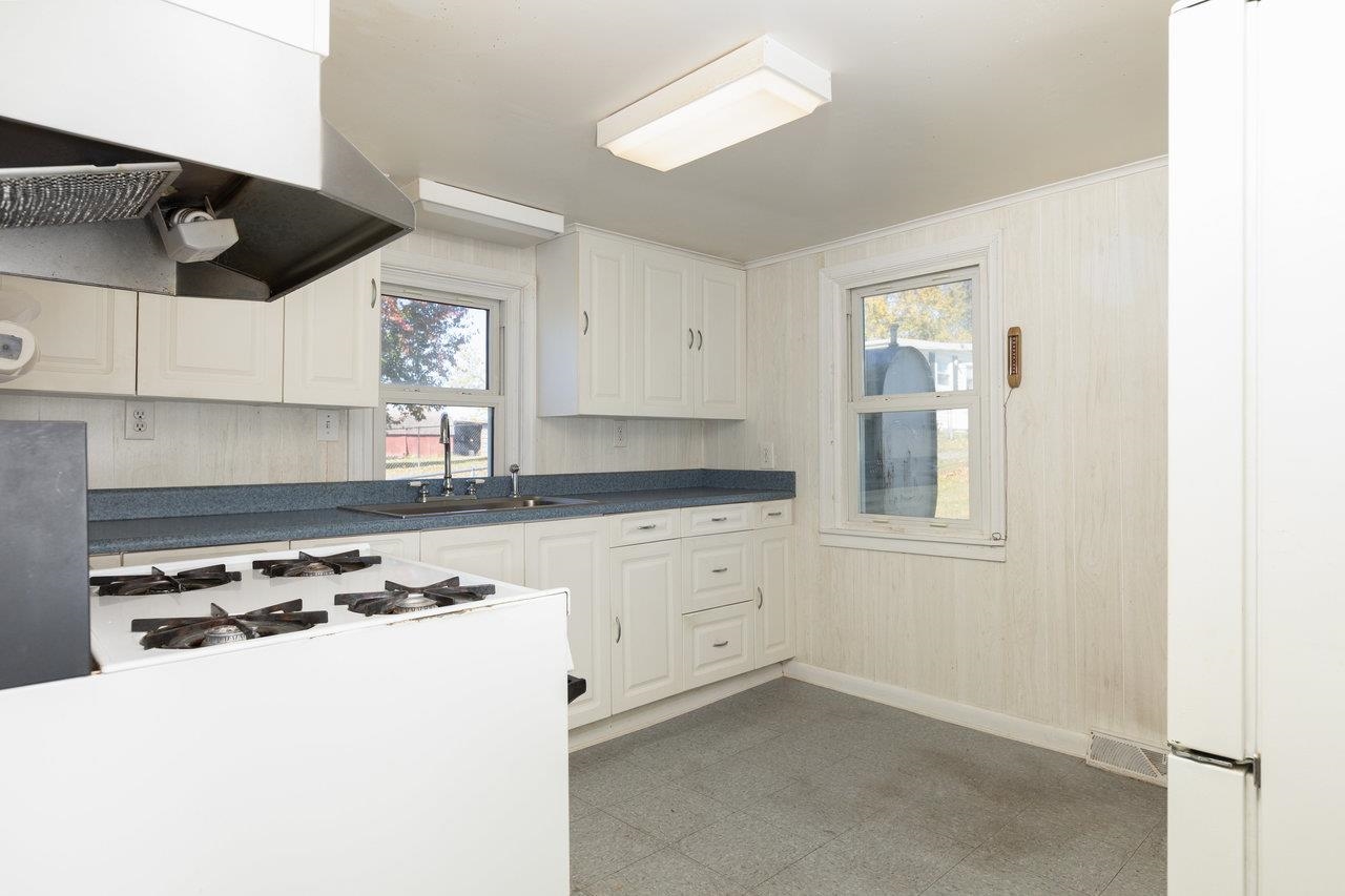 556 E GAY ST, HARRISONBURG, Virginia 22801, 3 Bedrooms Bedrooms, ,1 BathroomBathrooms,Residential,556 E GAY ST,670826 MLS # 670826