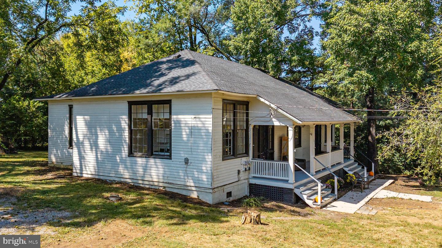 101, 103 W MAIN ST W #101, 103, BOYCE, Virginia 22620, 4 Bedrooms Bedrooms, ,2 BathroomsBathrooms,Residential,For sale,101, 103 W MAIN ST W #101,103,VACL2006092 MLS # VACL2006092