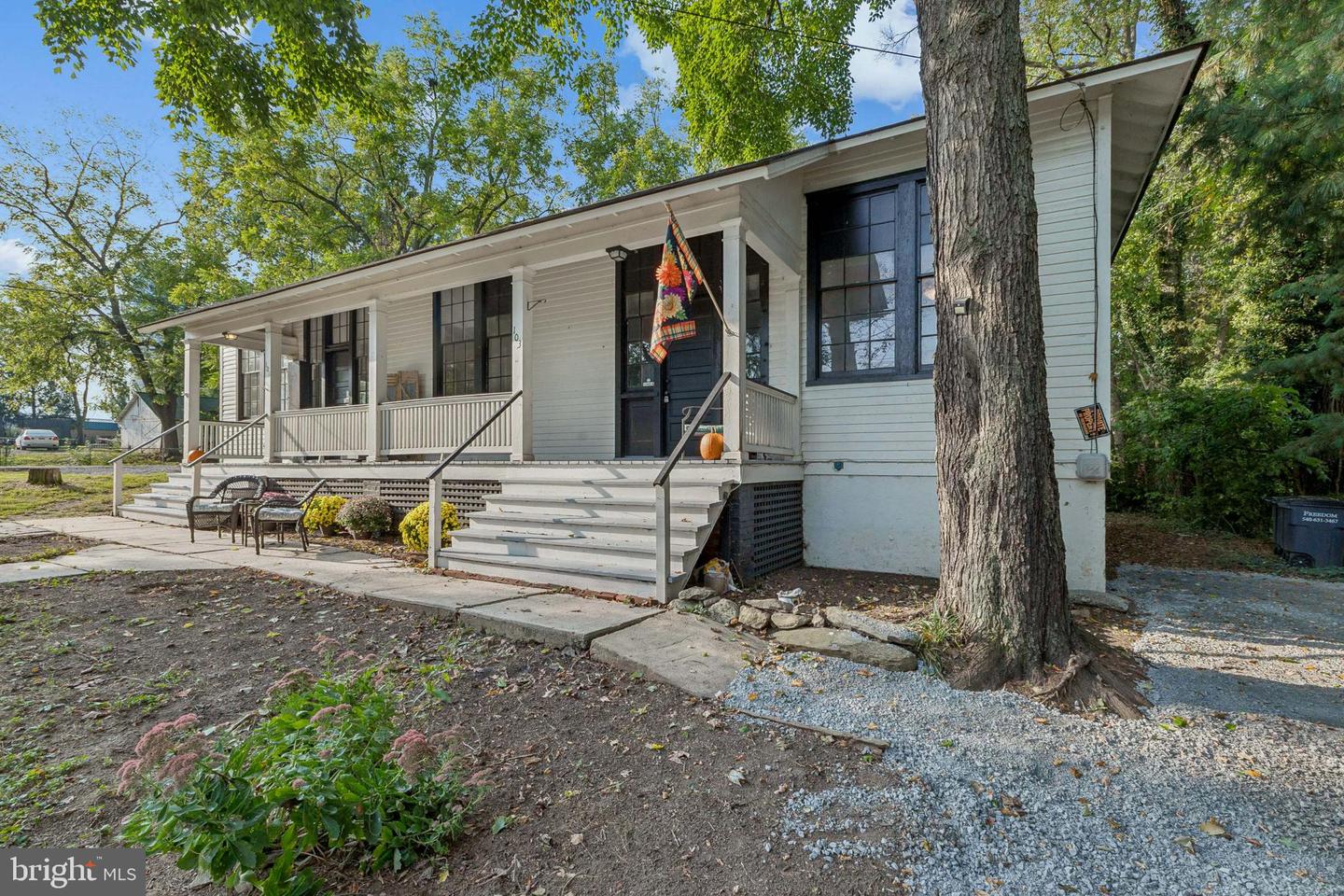 101, 103 W MAIN ST W #101, 103, BOYCE, Virginia 22620, 4 Bedrooms Bedrooms, ,2 BathroomsBathrooms,Residential,For sale,101, 103 W MAIN ST W #101,103,VACL2006092 MLS # VACL2006092