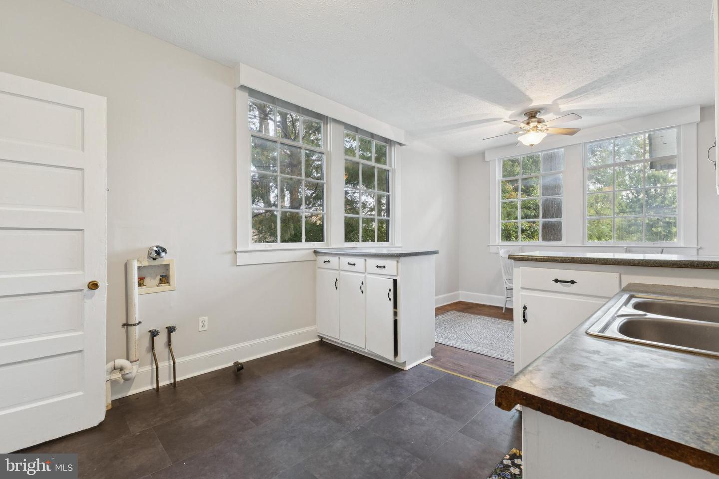 101, 103 W MAIN ST W #101, 103, BOYCE, Virginia 22620, 4 Bedrooms Bedrooms, ,2 BathroomsBathrooms,Residential,For sale,101, 103 W MAIN ST W #101,103,VACL2006092 MLS # VACL2006092