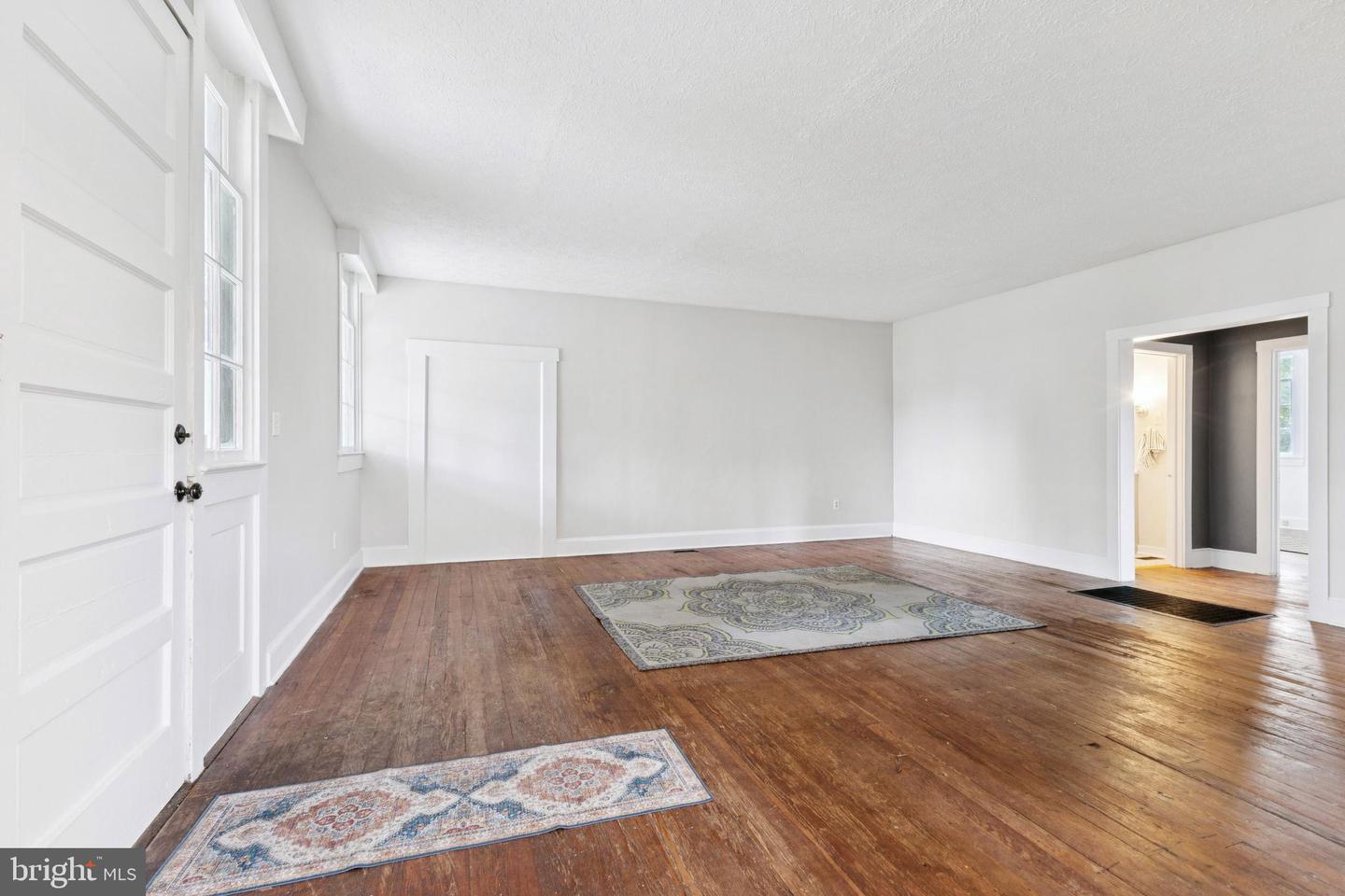 101, 103 W MAIN ST W #101, 103, BOYCE, Virginia 22620, 4 Bedrooms Bedrooms, ,2 BathroomsBathrooms,Residential,For sale,101, 103 W MAIN ST W #101,103,VACL2006092 MLS # VACL2006092