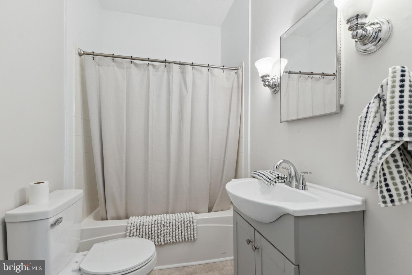 101, 103 W MAIN ST W #101, 103, BOYCE, Virginia 22620, 4 Bedrooms Bedrooms, ,2 BathroomsBathrooms,Residential,For sale,101, 103 W MAIN ST W #101,103,VACL2006092 MLS # VACL2006092