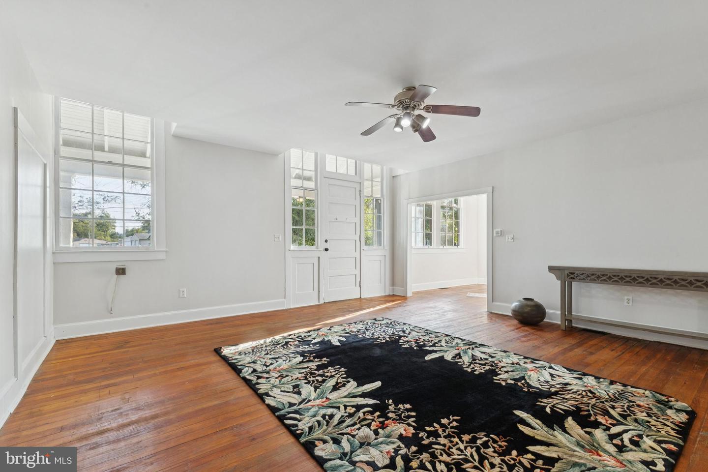 101, 103 W MAIN ST W #101, 103, BOYCE, Virginia 22620, 4 Bedrooms Bedrooms, ,2 BathroomsBathrooms,Residential,For sale,101, 103 W MAIN ST W #101,103,VACL2006092 MLS # VACL2006092