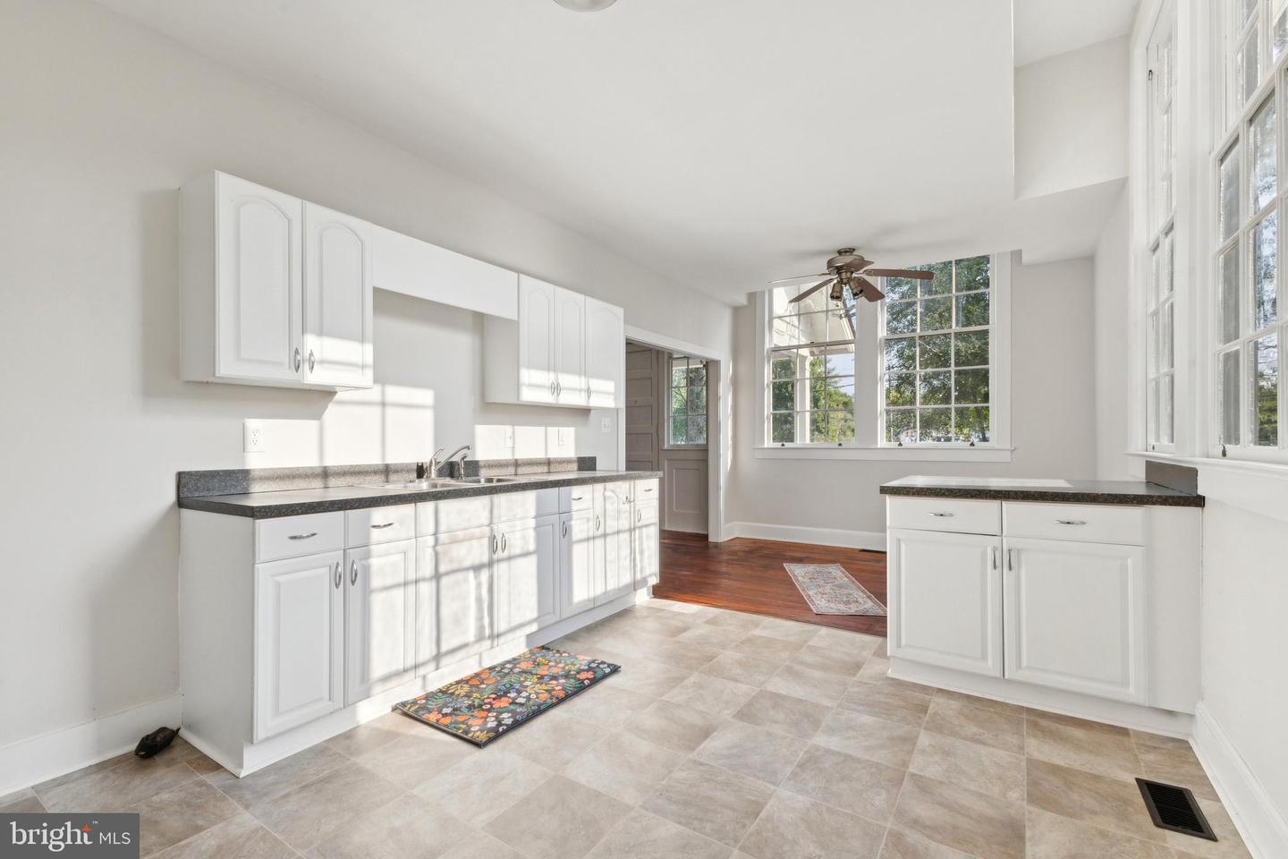 101, 103 W MAIN ST W #101, 103, BOYCE, Virginia 22620, 4 Bedrooms Bedrooms, ,2 BathroomsBathrooms,Residential,For sale,101, 103 W MAIN ST W #101,103,VACL2006092 MLS # VACL2006092