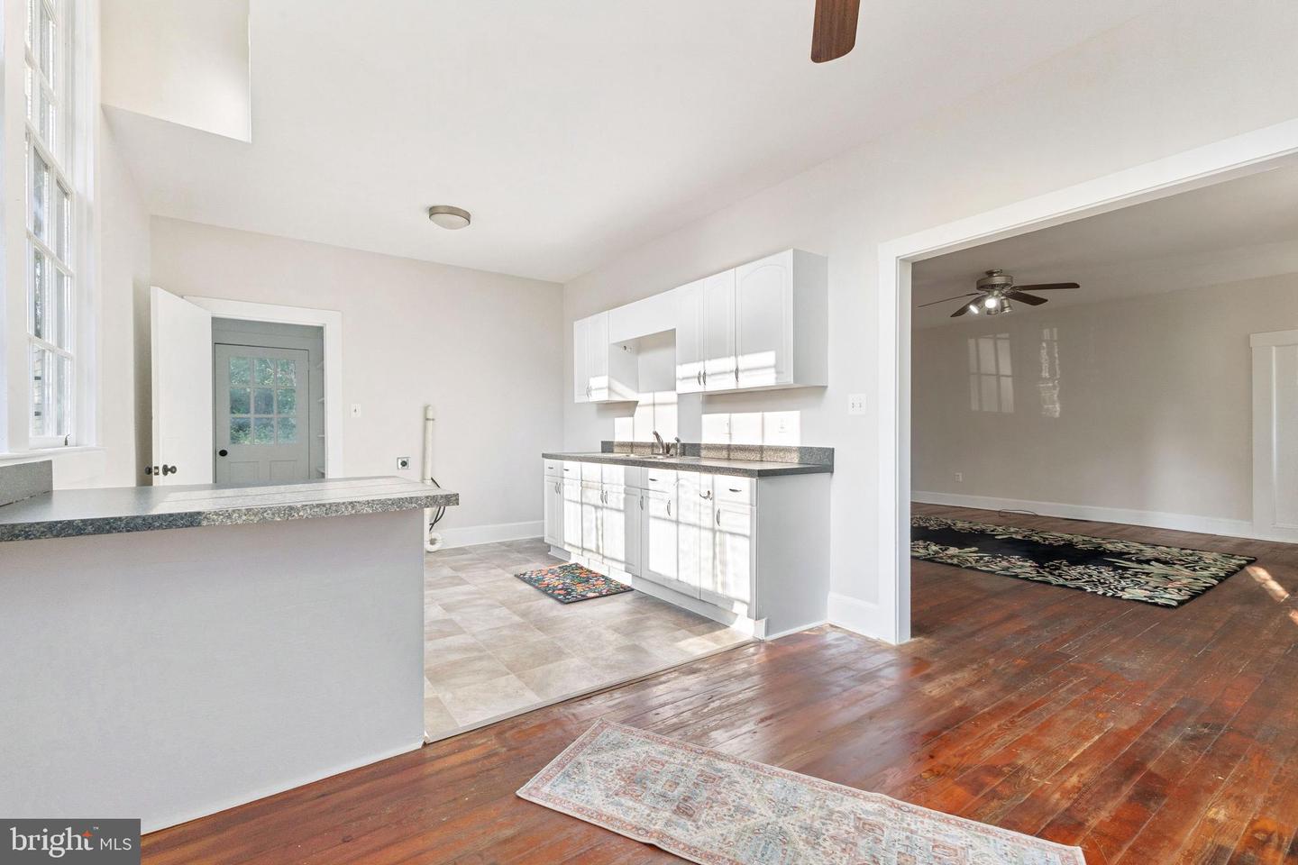 101, 103 W MAIN ST W #101, 103, BOYCE, Virginia 22620, 4 Bedrooms Bedrooms, ,2 BathroomsBathrooms,Residential,For sale,101, 103 W MAIN ST W #101,103,VACL2006092 MLS # VACL2006092