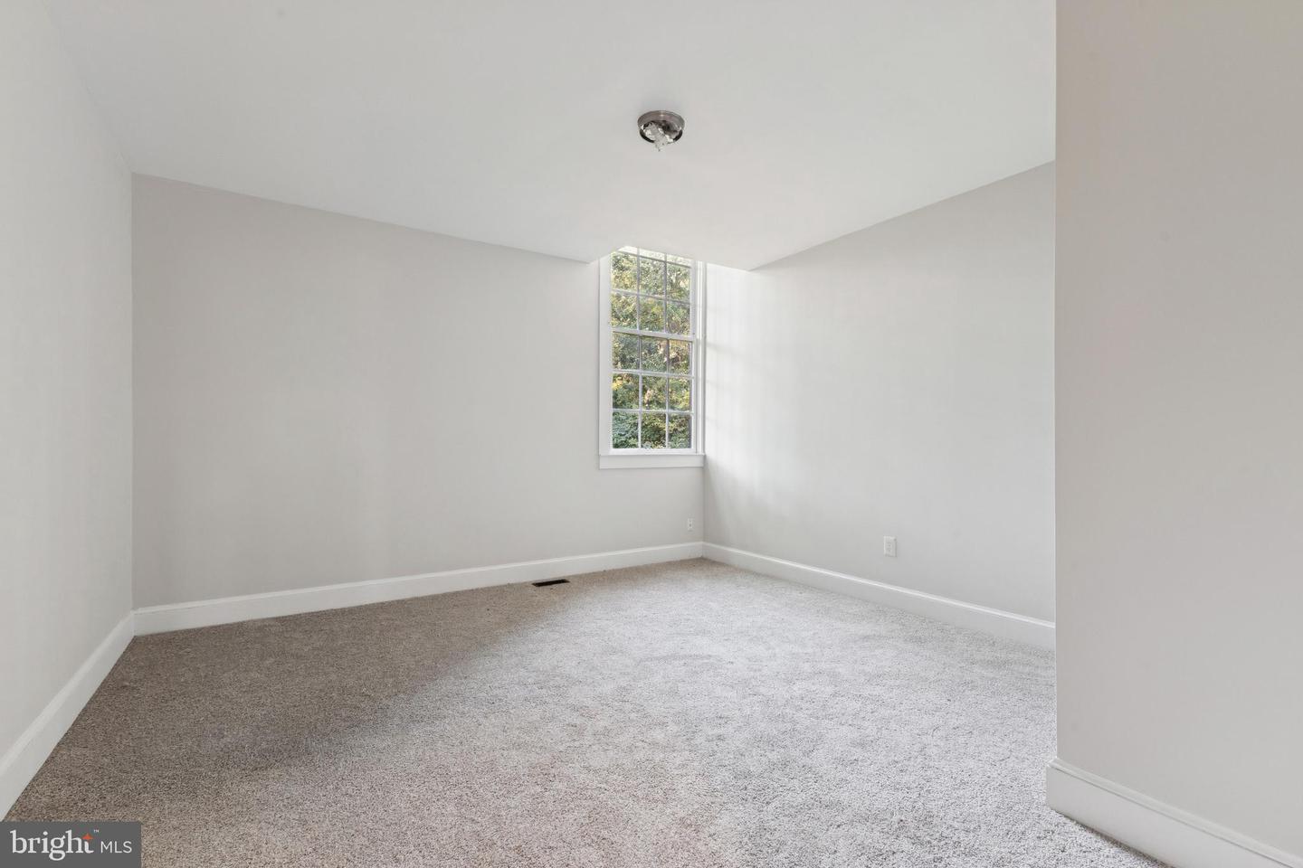 101, 103 W MAIN ST W #101, 103, BOYCE, Virginia 22620, 4 Bedrooms Bedrooms, ,2 BathroomsBathrooms,Residential,For sale,101, 103 W MAIN ST W #101,103,VACL2006092 MLS # VACL2006092