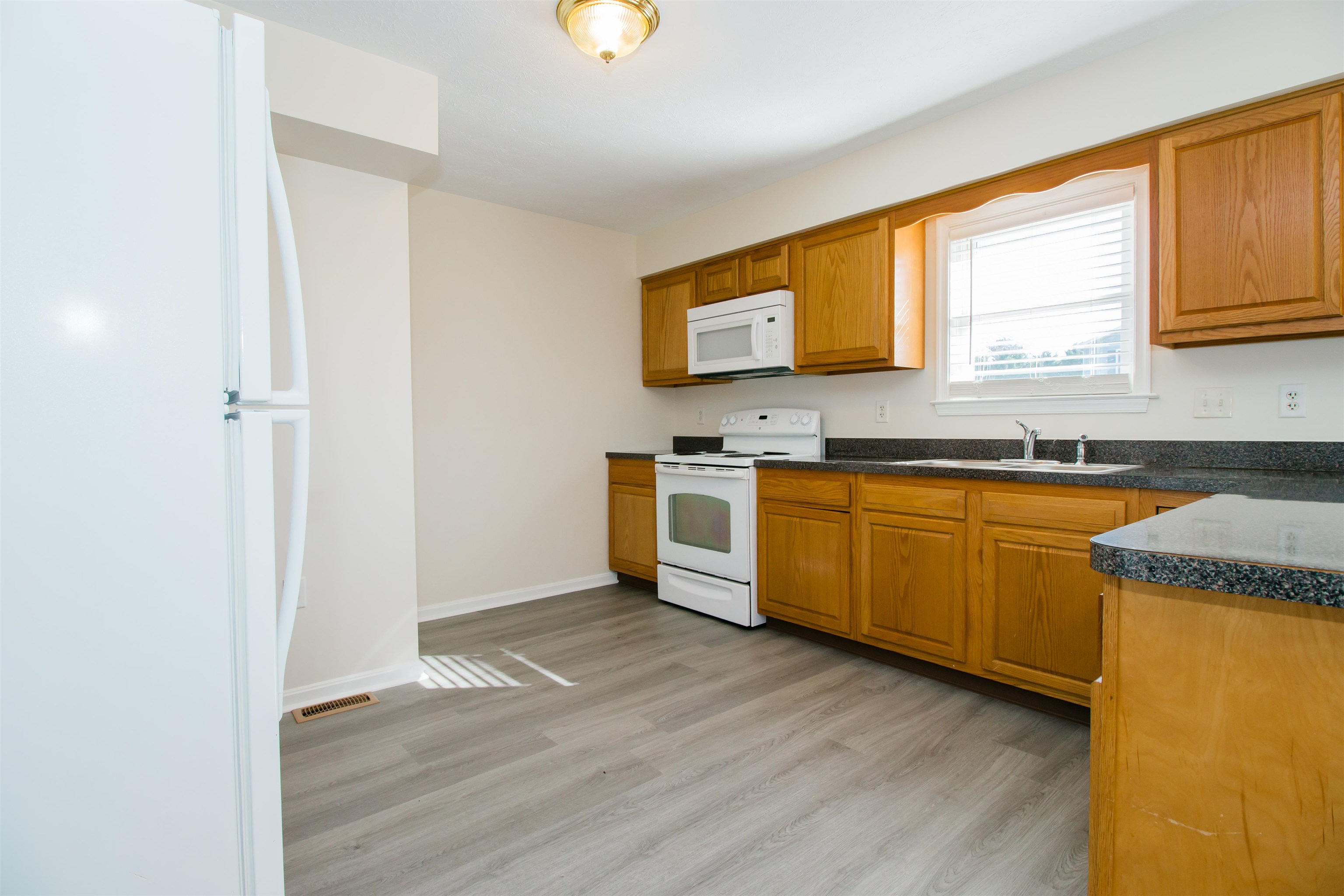 446 N SUMMIT AVE, WOODSTOCK, Virginia 22664, 3 Bedrooms Bedrooms, ,2 BathroomsBathrooms,Residential,446 N SUMMIT AVE,670839 MLS # 670839