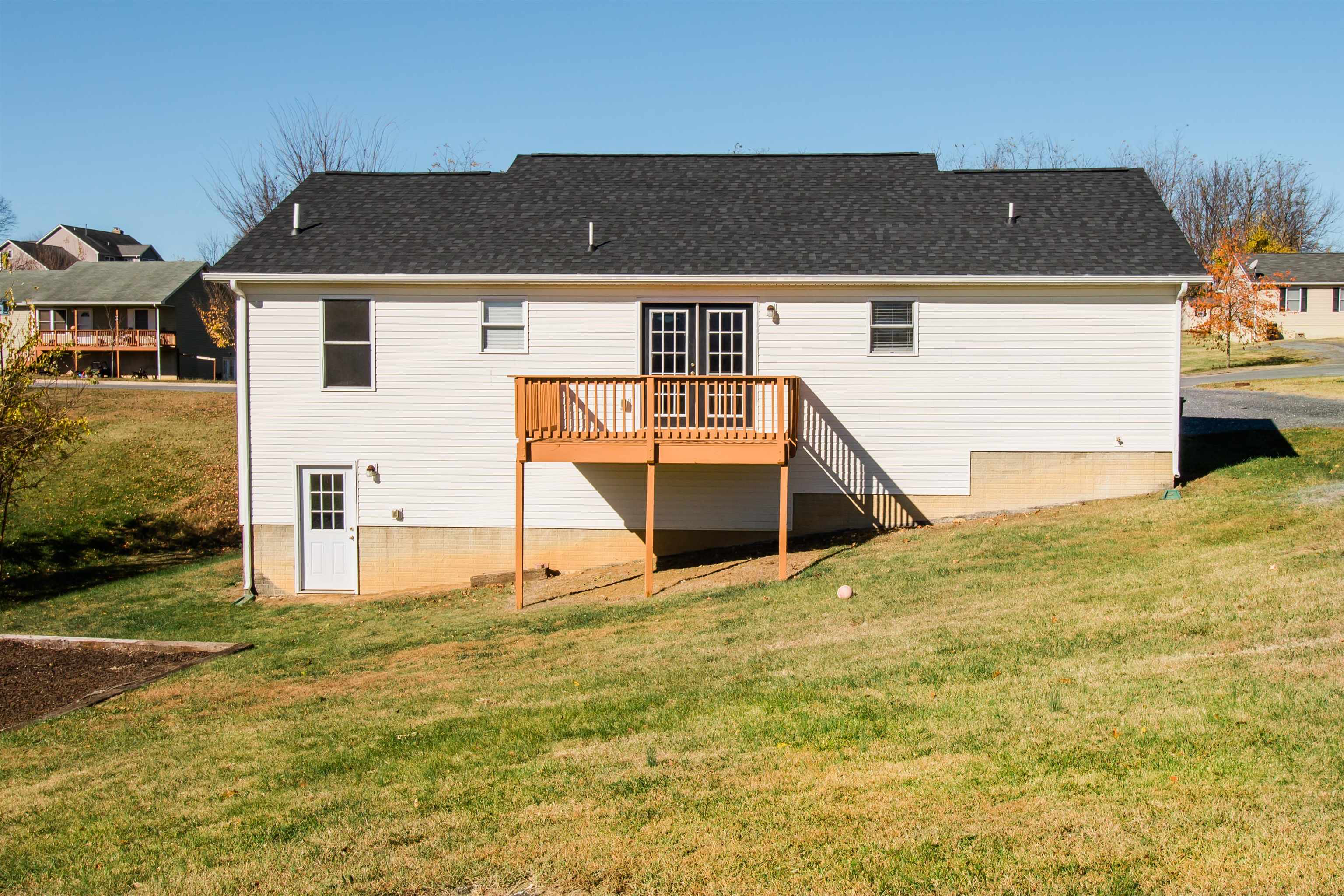 446 N SUMMIT AVE, WOODSTOCK, Virginia 22664, 3 Bedrooms Bedrooms, ,2 BathroomsBathrooms,Residential,446 N SUMMIT AVE,670839 MLS # 670839