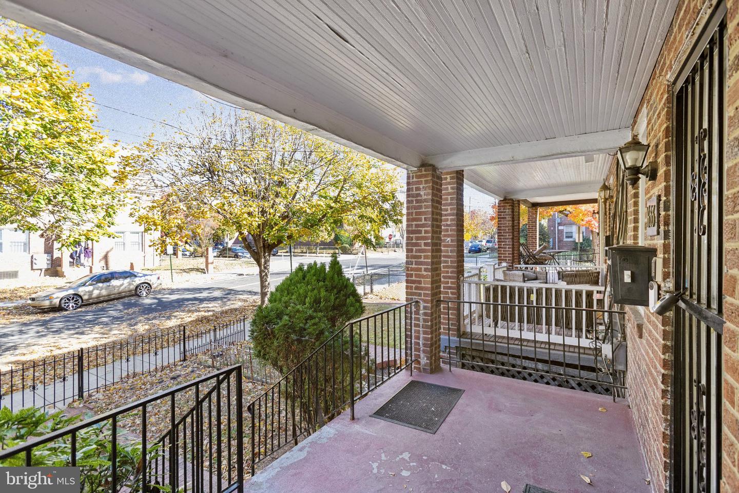 1633 R ST SE, WASHINGTON, District Of Columbia 20020, 2 Bedrooms Bedrooms, ,1 BathroomBathrooms,Residential,For sale,1633 R ST SE,DCDC2225772 MLS # DCDC2225772