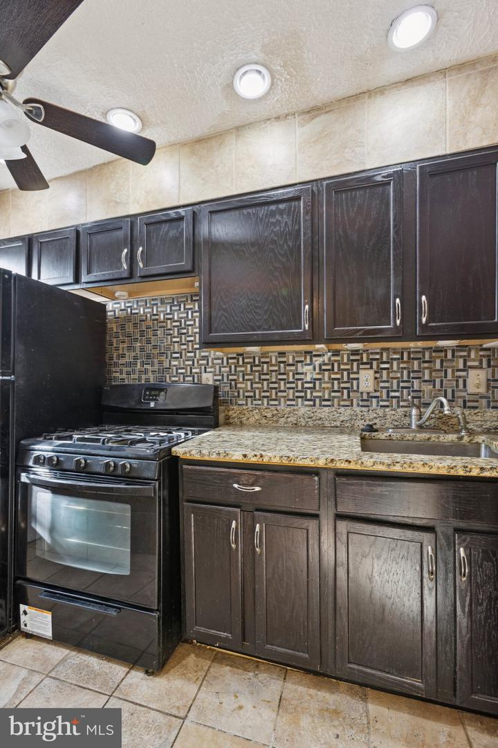 1633 R ST SE, WASHINGTON, District Of Columbia 20020, 2 Bedrooms Bedrooms, ,1 BathroomBathrooms,Residential,For sale,1633 R ST SE,DCDC2225772 MLS # DCDC2225772 1633 R ST SE, WASHINGTON, District Of Columbia 20020, 2 Bedrooms Bedrooms, ,1 BathroomBathrooms,Residential,For sale,1633 R ST SE,DCDC2225772 MLS # DCDC2225772