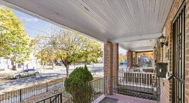 1633 R ST SE, WASHINGTON, District Of Columbia 20020, 2 Bedrooms Bedrooms, ,1 BathroomBathrooms,Residential,For sale,1633 R ST SE,DCDC2225772 MLS # DCDC2225772