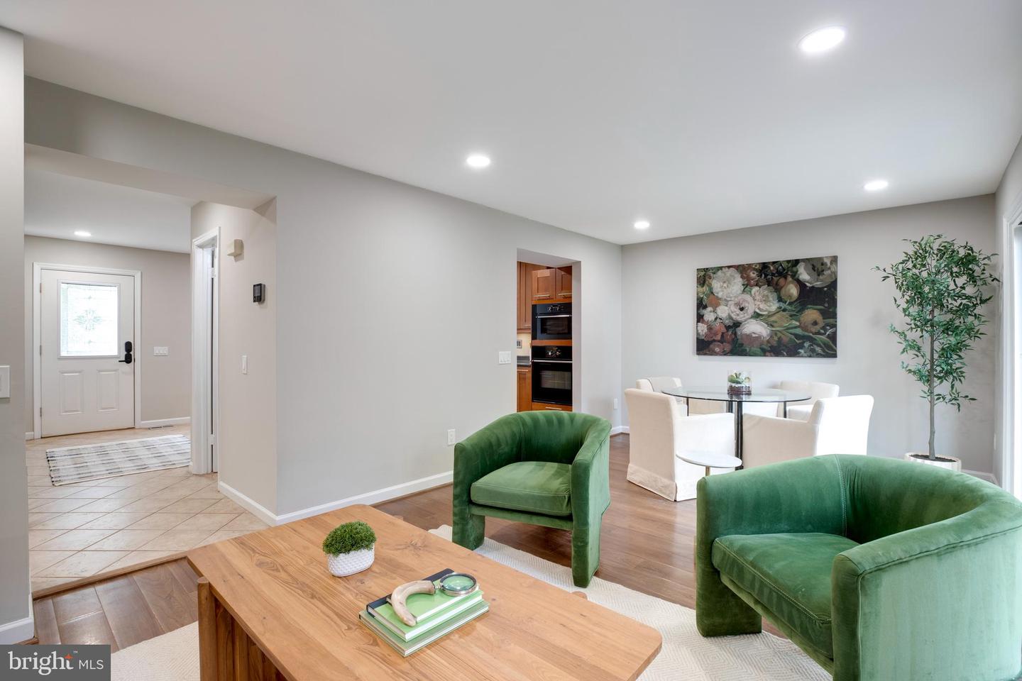 6154 MARTINS LANDING CT, BURKE, Virginia 22015, 3 Bedrooms Bedrooms, ,2 BathroomsBathrooms,Residential,For sale,6154 MARTINS LANDING CT,VAFX2273786 MLS # VAFX2273786 6154 MARTINS LANDING CT, BURKE, Virginia 22015, 3 Bedrooms Bedrooms, ,2 BathroomsBathrooms,Residential,For sale,6154 MARTINS LANDING CT,VAFX2273786 MLS # VAFX2273786