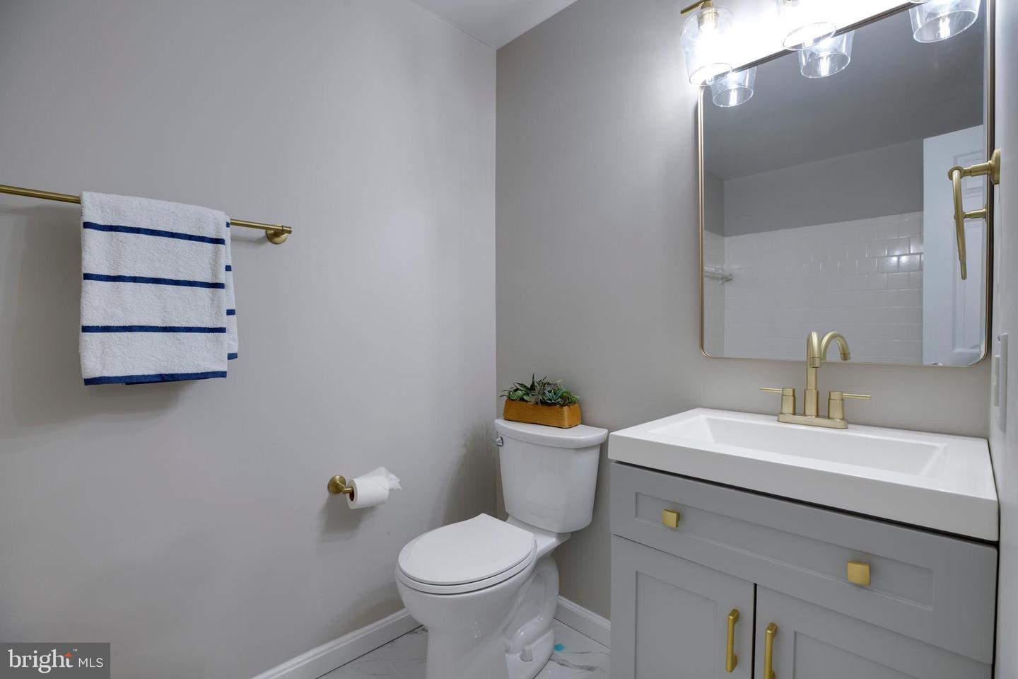 6154 MARTINS LANDING CT, BURKE, Virginia 22015, 3 Bedrooms Bedrooms, ,2 BathroomsBathrooms,Residential,For sale,6154 MARTINS LANDING CT,VAFX2273786 MLS # VAFX2273786 6154 MARTINS LANDING CT, BURKE, Virginia 22015, 3 Bedrooms Bedrooms, ,2 BathroomsBathrooms,Residential,For sale,6154 MARTINS LANDING CT,VAFX2273786 MLS # VAFX2273786