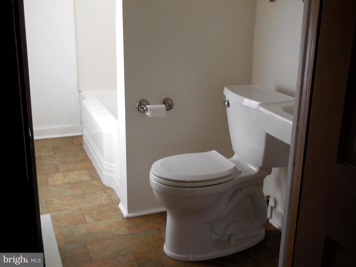 359 W SPRING ST, WOODSTOCK, Virginia 22664, 2 Bedrooms Bedrooms, ,2 BathroomsBathrooms,Residential,For sale,359 W SPRING ST,VASH2012826 MLS # VASH2012826