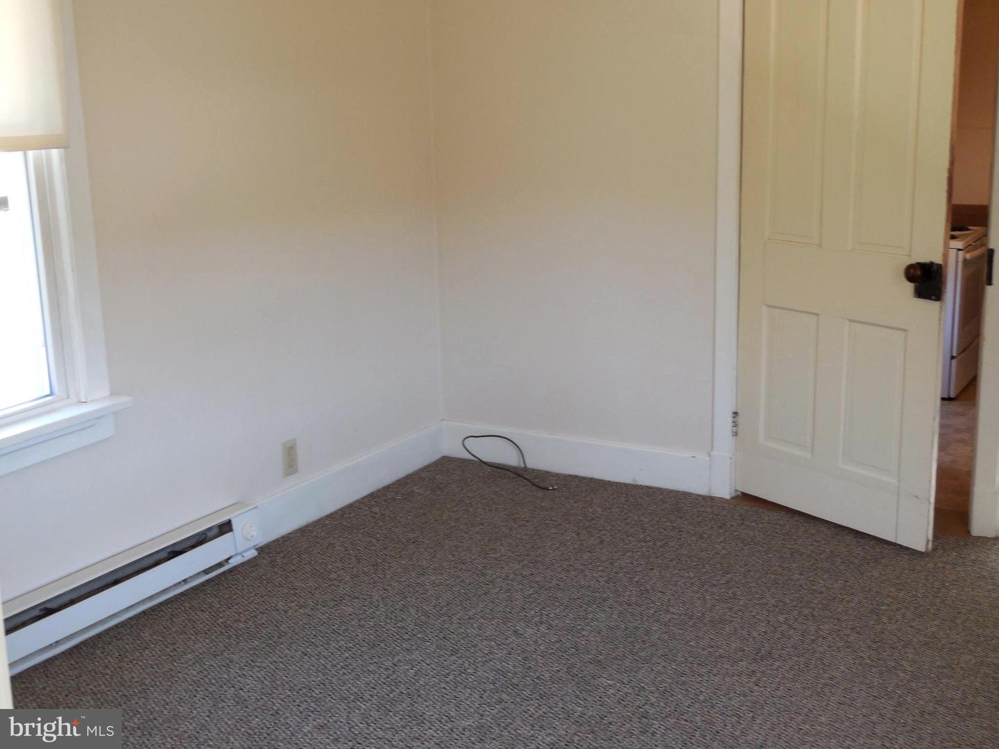 359 W SPRING ST, WOODSTOCK, Virginia 22664, 2 Bedrooms Bedrooms, ,2 BathroomsBathrooms,Residential,For sale,359 W SPRING ST,VASH2012826 MLS # VASH2012826