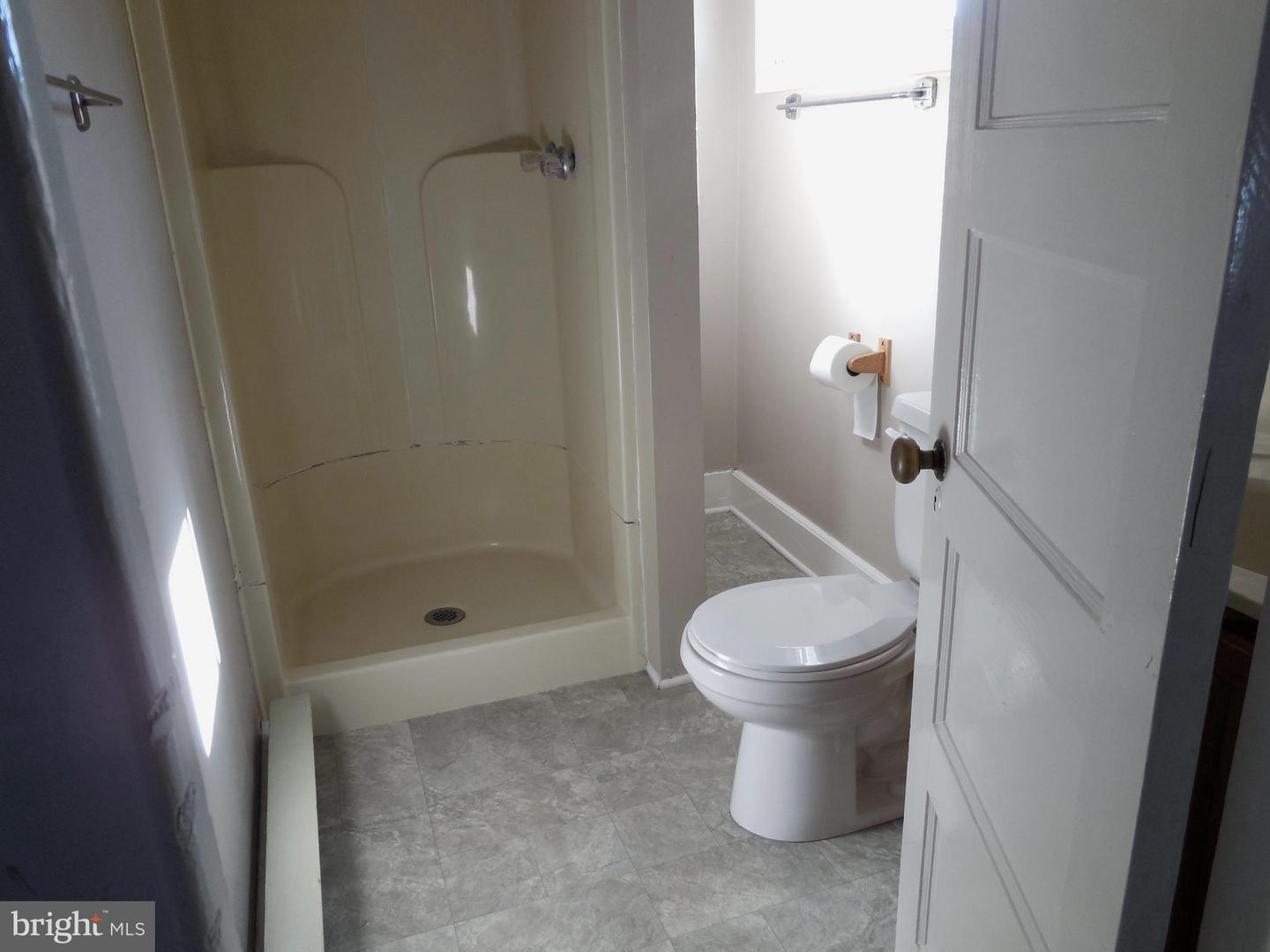 359 W SPRING ST, WOODSTOCK, Virginia 22664, 2 Bedrooms Bedrooms, ,2 BathroomsBathrooms,Residential,For sale,359 W SPRING ST,VASH2012826 MLS # VASH2012826