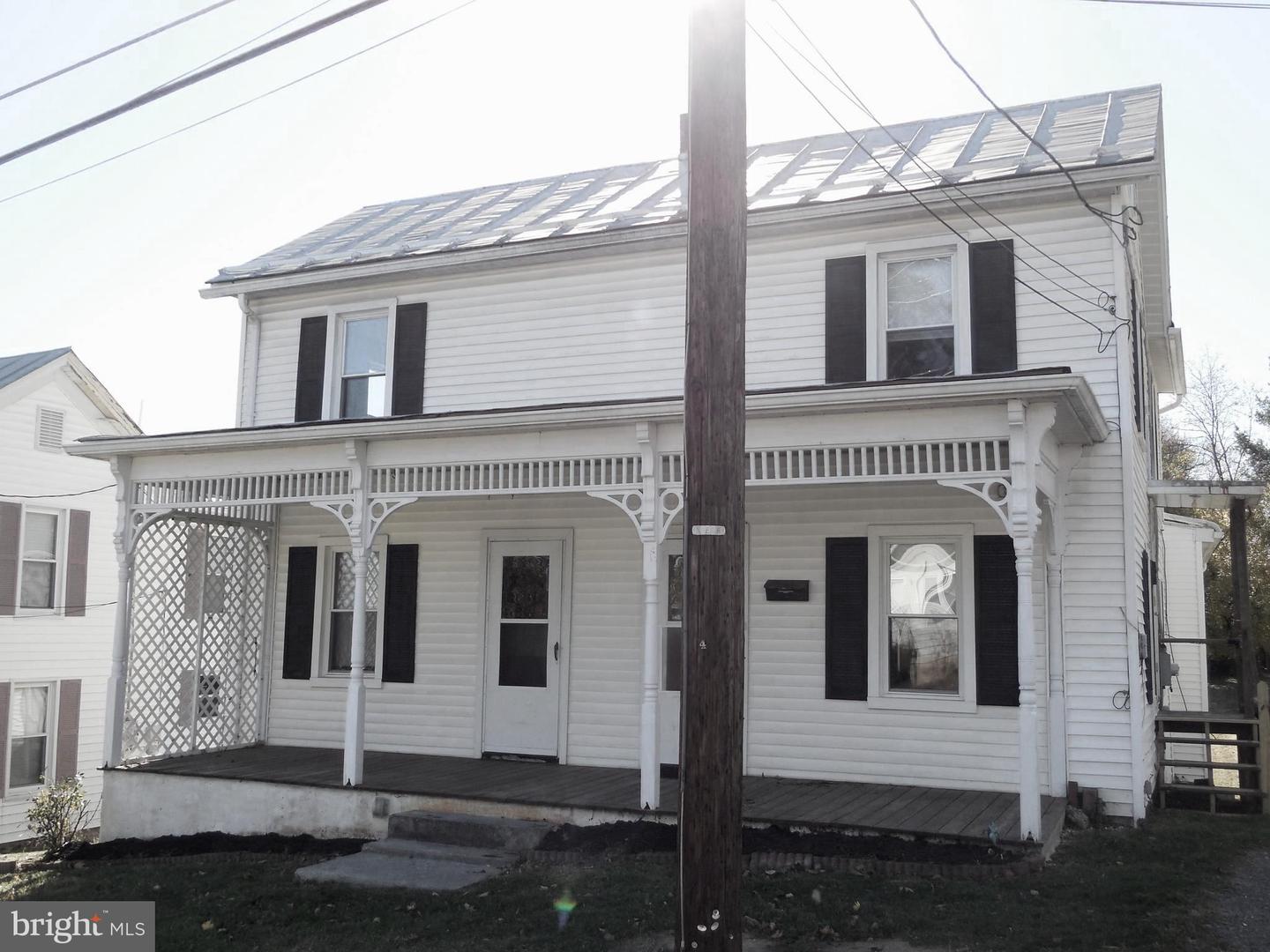 359 W SPRING ST, WOODSTOCK, Virginia 22664, 2 Bedrooms Bedrooms, ,2 BathroomsBathrooms,Residential,For sale,359 W SPRING ST,VASH2012826 MLS # VASH2012826