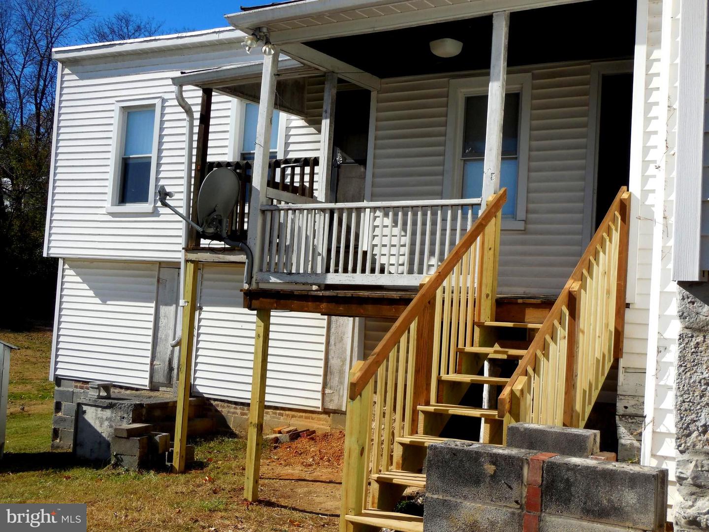 359 W SPRING ST, WOODSTOCK, Virginia 22664, 2 Bedrooms Bedrooms, ,2 BathroomsBathrooms,Residential,For sale,359 W SPRING ST,VASH2012826 MLS # VASH2012826