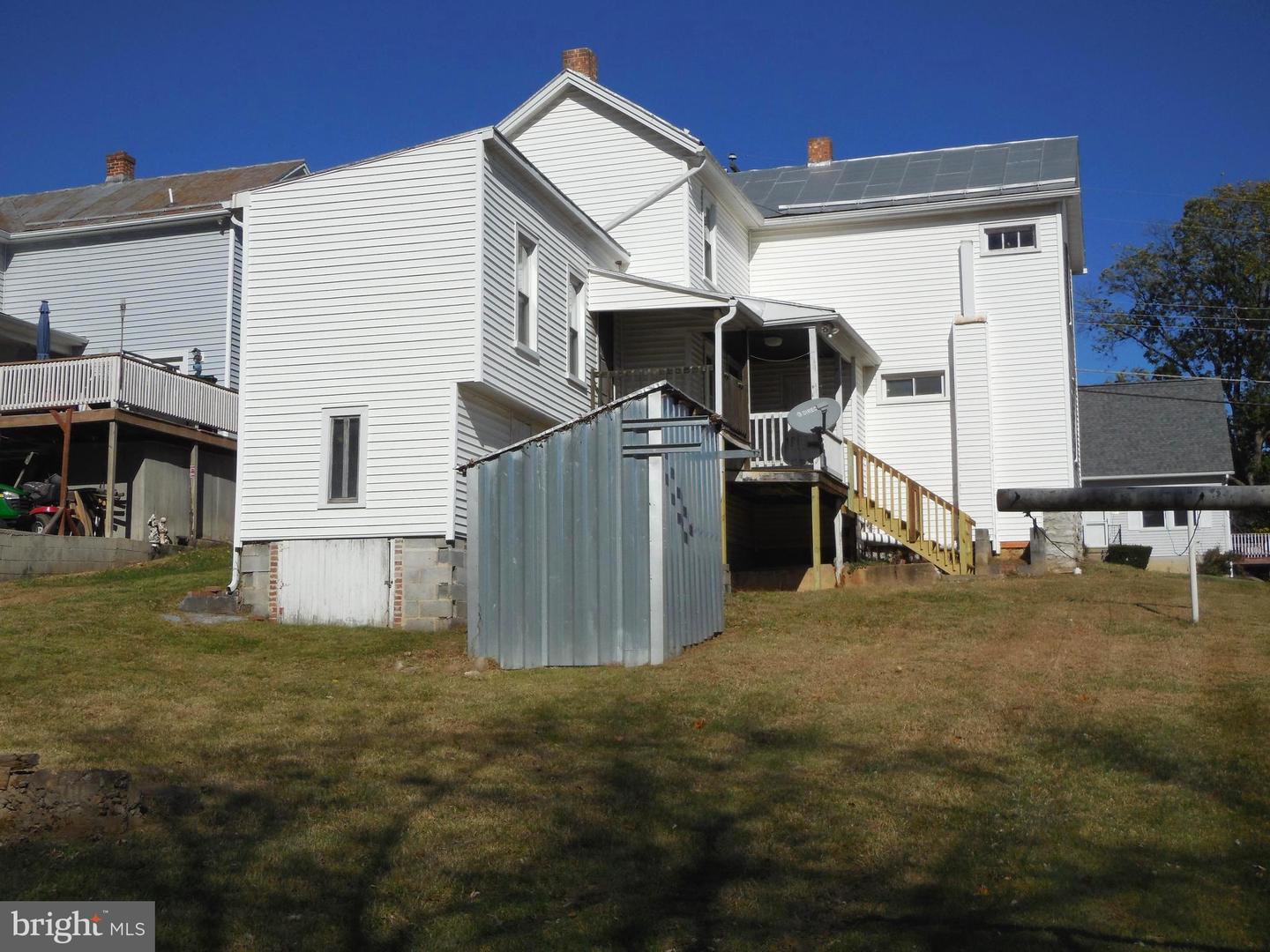 359 W SPRING ST, WOODSTOCK, Virginia 22664, 2 Bedrooms Bedrooms, ,2 BathroomsBathrooms,Residential,For sale,359 W SPRING ST,VASH2012826 MLS # VASH2012826