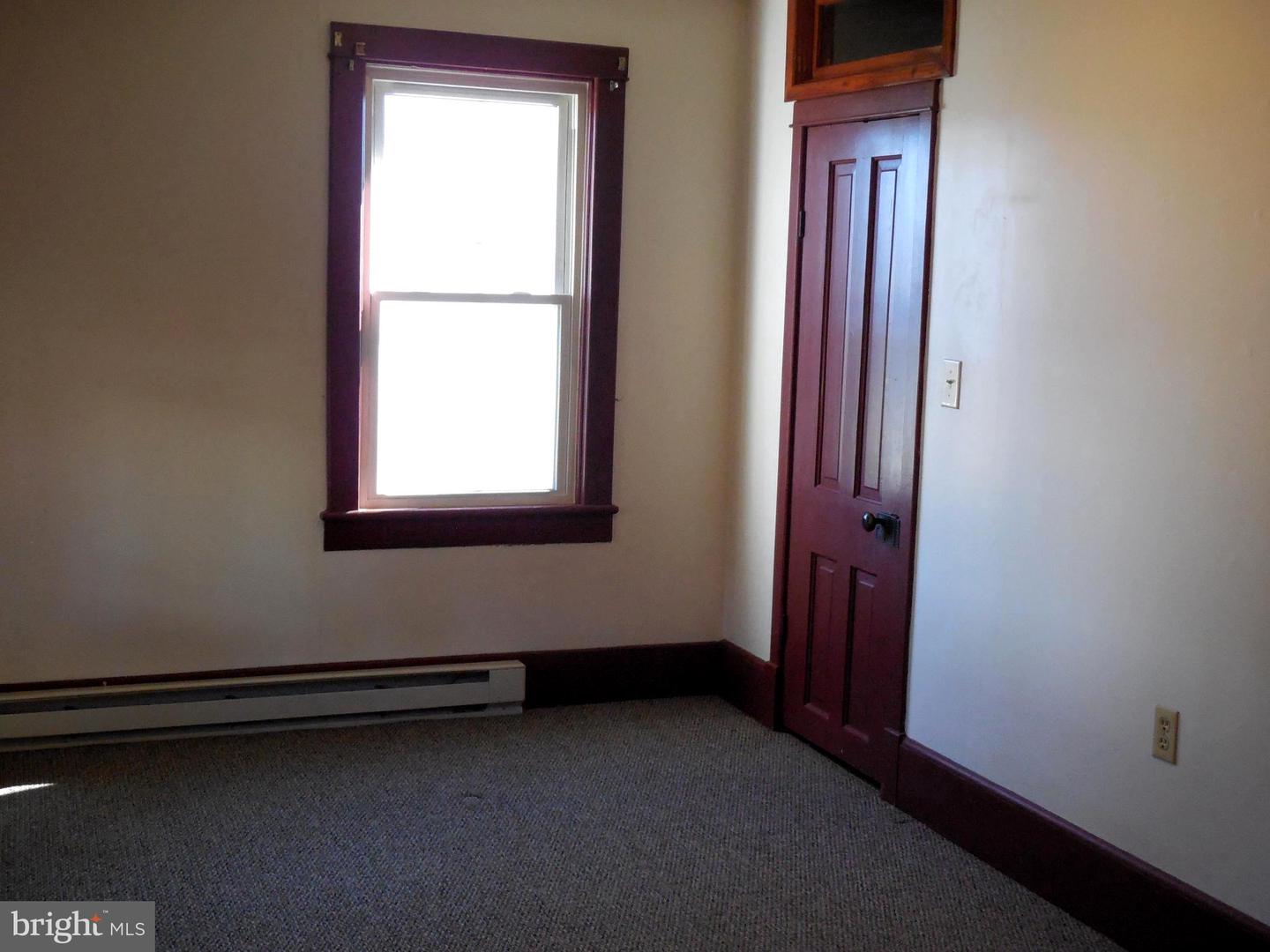 359 W SPRING ST, WOODSTOCK, Virginia 22664, 2 Bedrooms Bedrooms, ,2 BathroomsBathrooms,Residential,For sale,359 W SPRING ST,VASH2012826 MLS # VASH2012826