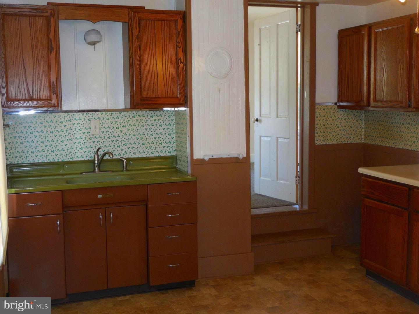 359 W SPRING ST, WOODSTOCK, Virginia 22664, 2 Bedrooms Bedrooms, ,2 BathroomsBathrooms,Residential,For sale,359 W SPRING ST,VASH2012826 MLS # VASH2012826