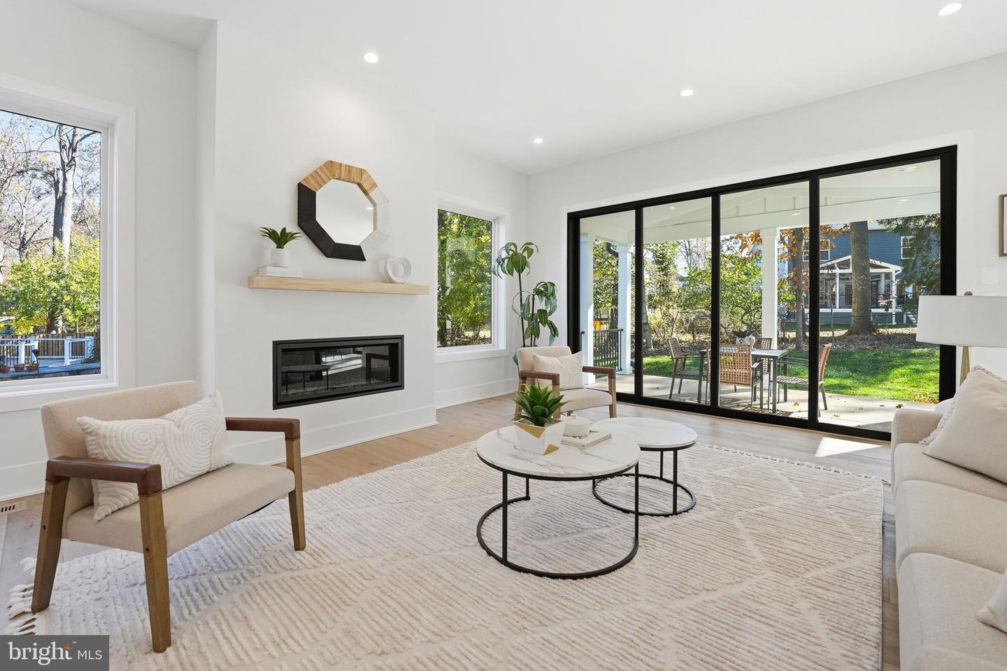 612 GIBSON CIR SW, VIENNA, Virginia 22180, 6 Bedrooms Bedrooms, ,6 BathroomsBathrooms,Residential,For sale,612 GIBSON CIR SW,VAFX2275758 MLS # VAFX2275758