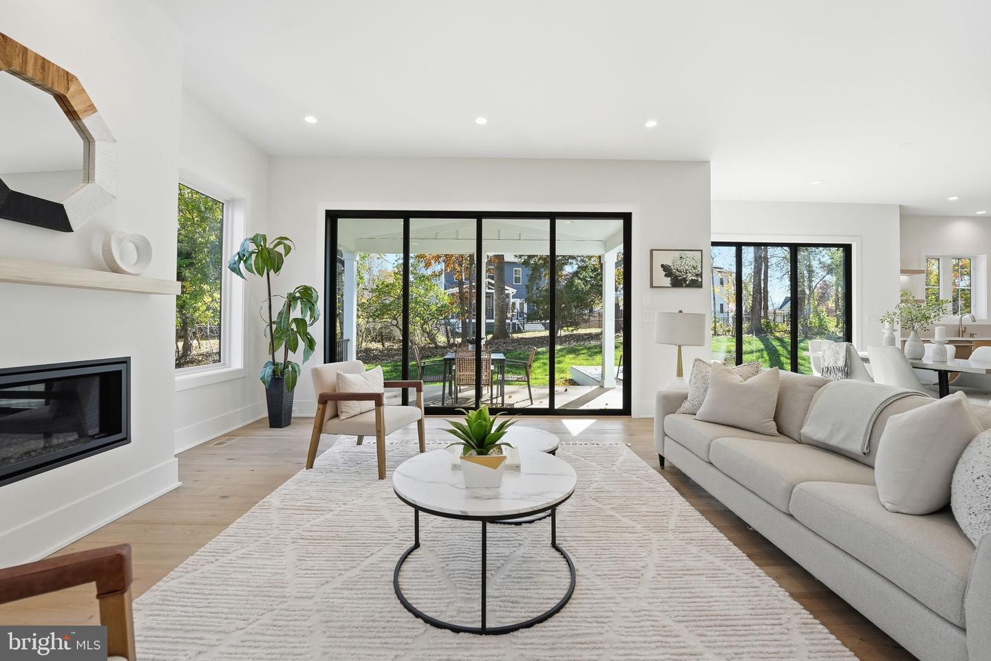 612 GIBSON CIR SW, VIENNA, Virginia 22180, 6 Bedrooms Bedrooms, ,6 BathroomsBathrooms,Residential,For sale,612 GIBSON CIR SW,VAFX2275758 MLS # VAFX2275758