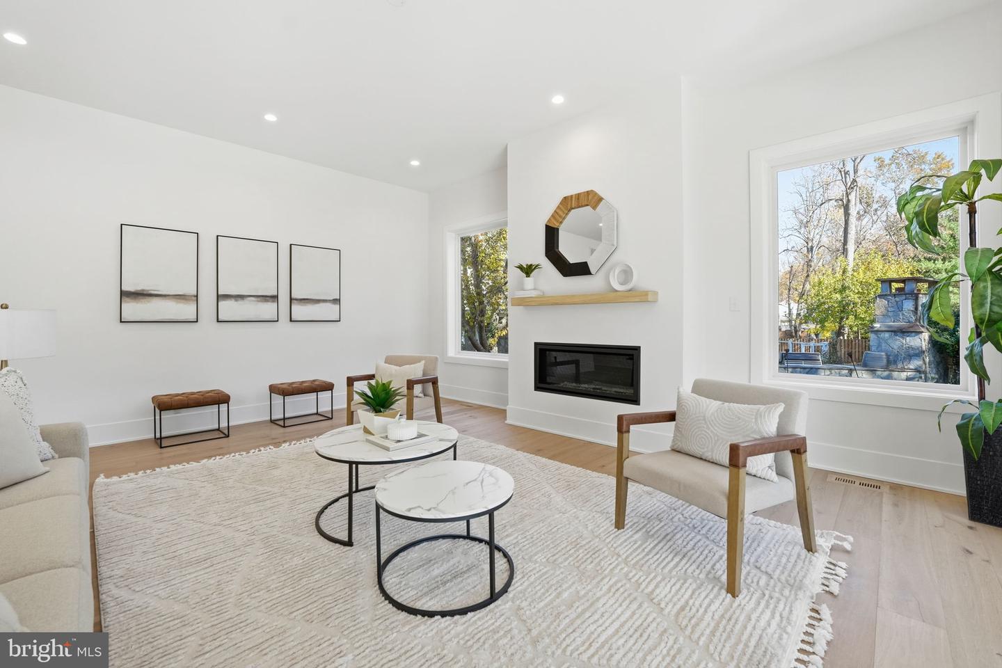 612 GIBSON CIR SW, VIENNA, Virginia 22180, 6 Bedrooms Bedrooms, ,6 BathroomsBathrooms,Residential,For sale,612 GIBSON CIR SW,VAFX2275758 MLS # VAFX2275758