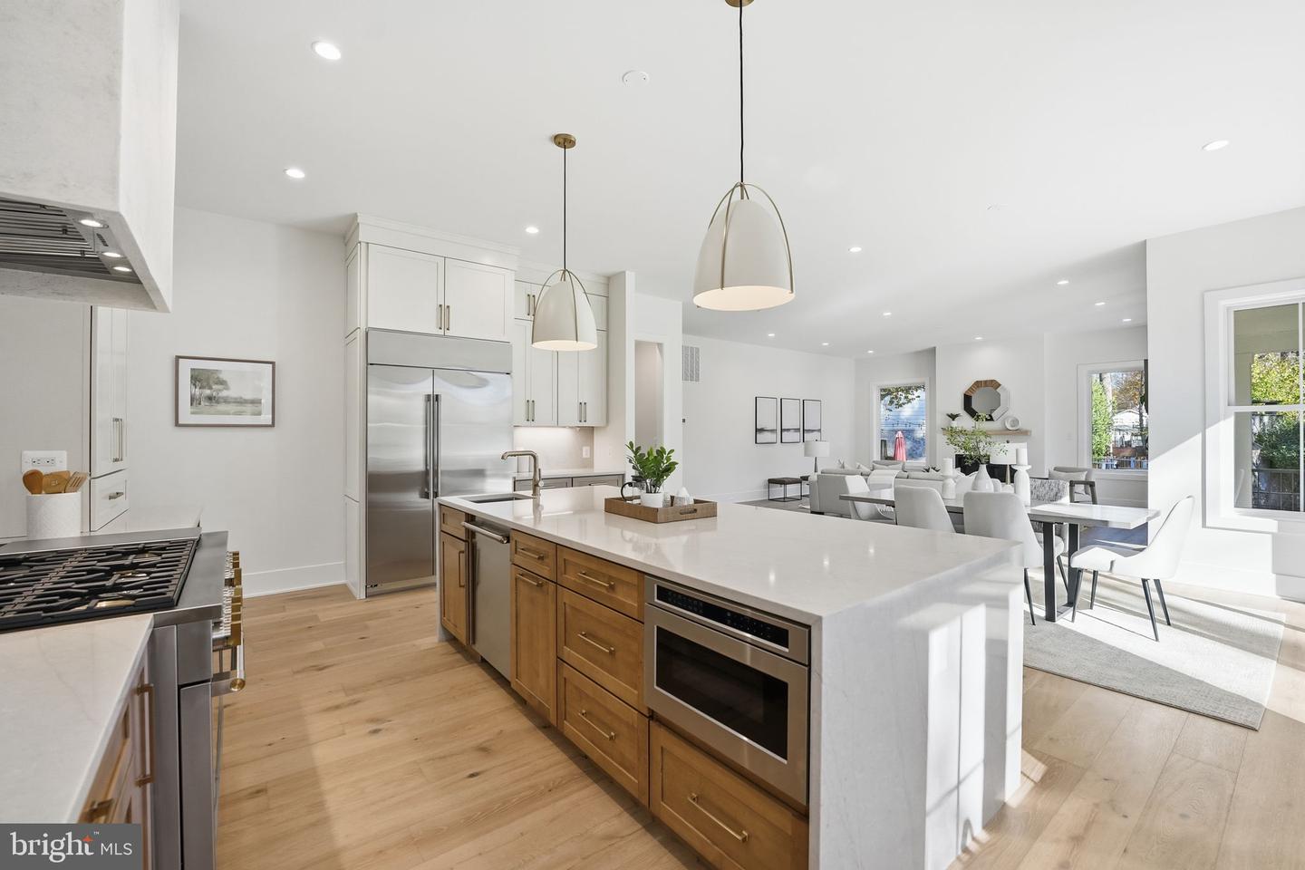 612 GIBSON CIR SW, VIENNA, Virginia 22180, 6 Bedrooms Bedrooms, ,6 BathroomsBathrooms,Residential,For sale,612 GIBSON CIR SW,VAFX2275758 MLS # VAFX2275758