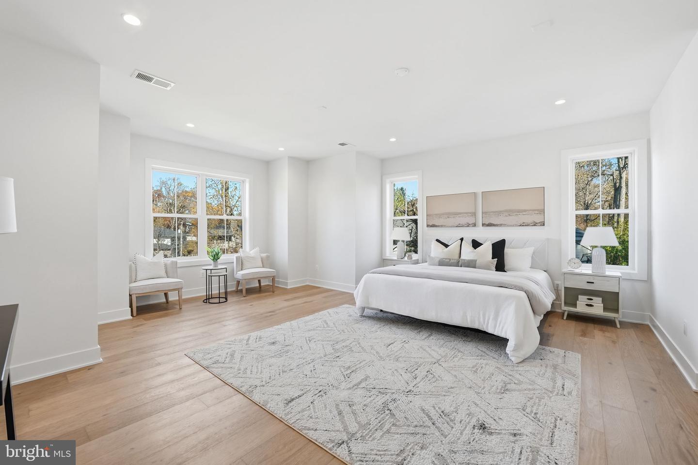 612 GIBSON CIR SW, VIENNA, Virginia 22180, 6 Bedrooms Bedrooms, ,6 BathroomsBathrooms,Residential,For sale,612 GIBSON CIR SW,VAFX2275758 MLS # VAFX2275758