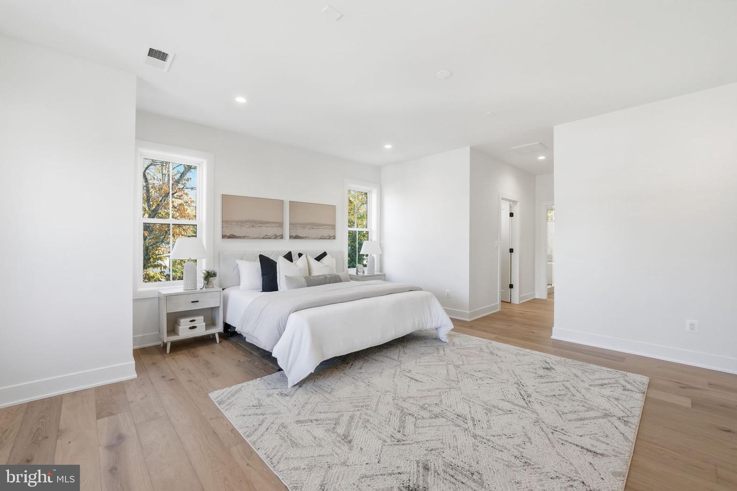 612 GIBSON CIR SW, VIENNA, Virginia 22180, 6 Bedrooms Bedrooms, ,6 BathroomsBathrooms,Residential,For sale,612 GIBSON CIR SW,VAFX2275758 MLS # VAFX2275758