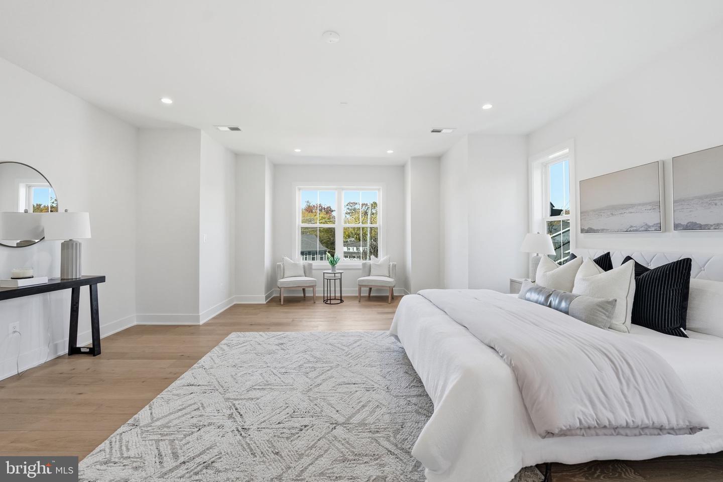 612 GIBSON CIR SW, VIENNA, Virginia 22180, 6 Bedrooms Bedrooms, ,6 BathroomsBathrooms,Residential,For sale,612 GIBSON CIR SW,VAFX2275758 MLS # VAFX2275758