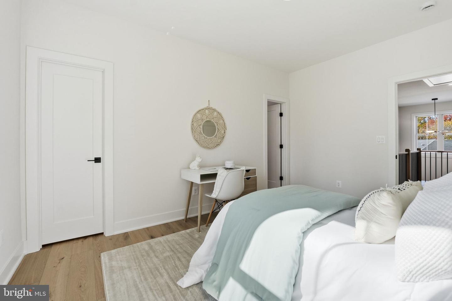 612 GIBSON CIR SW, VIENNA, Virginia 22180, 6 Bedrooms Bedrooms, ,6 BathroomsBathrooms,Residential,For sale,612 GIBSON CIR SW,VAFX2275758 MLS # VAFX2275758