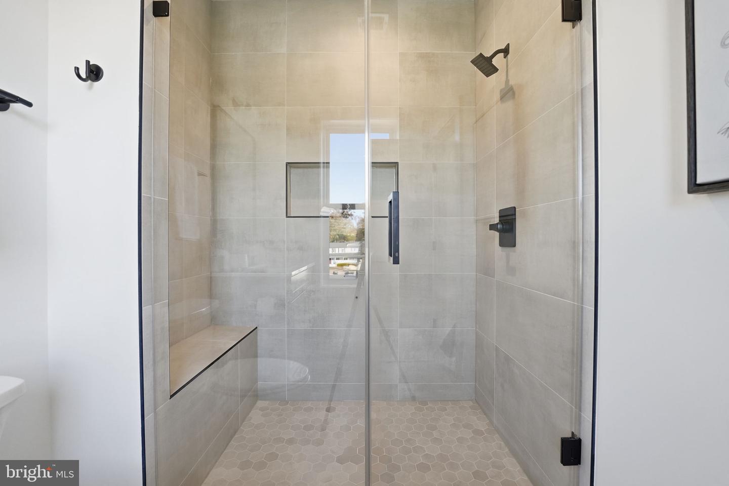 612 GIBSON CIR SW, VIENNA, Virginia 22180, 6 Bedrooms Bedrooms, ,6 BathroomsBathrooms,Residential,For sale,612 GIBSON CIR SW,VAFX2275758 MLS # VAFX2275758