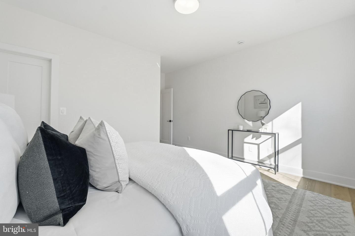 612 GIBSON CIR SW, VIENNA, Virginia 22180, 6 Bedrooms Bedrooms, ,6 BathroomsBathrooms,Residential,For sale,612 GIBSON CIR SW,VAFX2275758 MLS # VAFX2275758