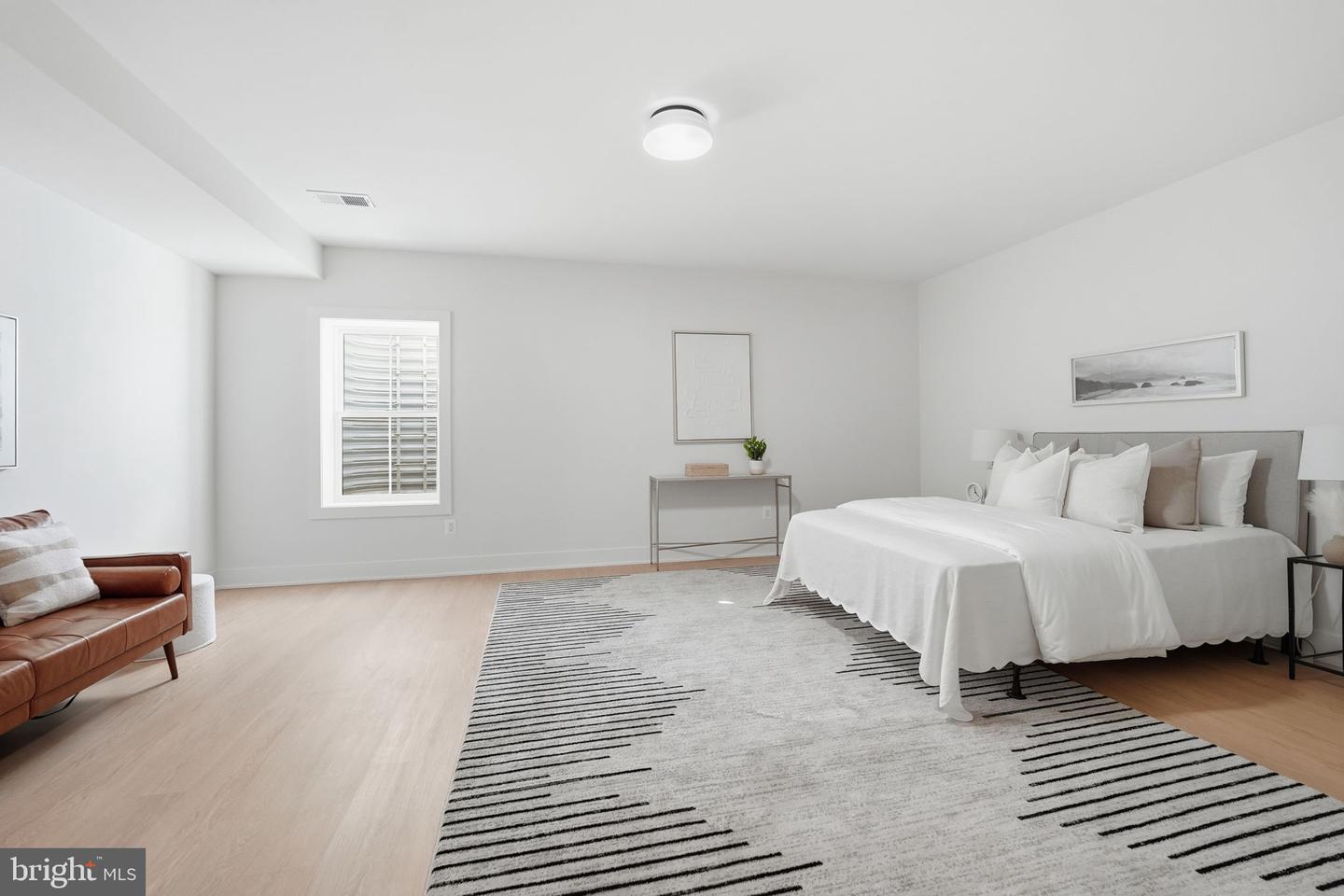 612 GIBSON CIR SW, VIENNA, Virginia 22180, 6 Bedrooms Bedrooms, ,6 BathroomsBathrooms,Residential,For sale,612 GIBSON CIR SW,VAFX2275758 MLS # VAFX2275758