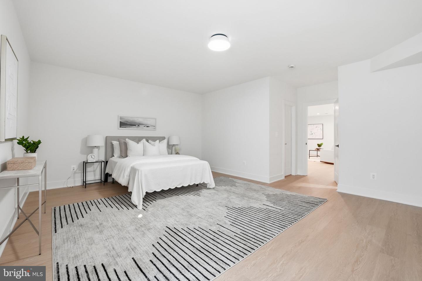 612 GIBSON CIR SW, VIENNA, Virginia 22180, 6 Bedrooms Bedrooms, ,6 BathroomsBathrooms,Residential,For sale,612 GIBSON CIR SW,VAFX2275758 MLS # VAFX2275758