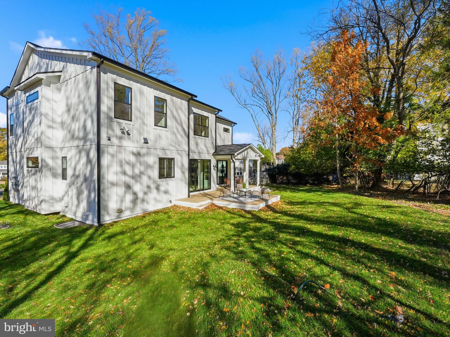 612 GIBSON CIR SW, VIENNA, Virginia 22180, 6 Bedrooms Bedrooms, ,6 BathroomsBathrooms,Residential,For sale,612 GIBSON CIR SW,VAFX2275758 MLS # VAFX2275758