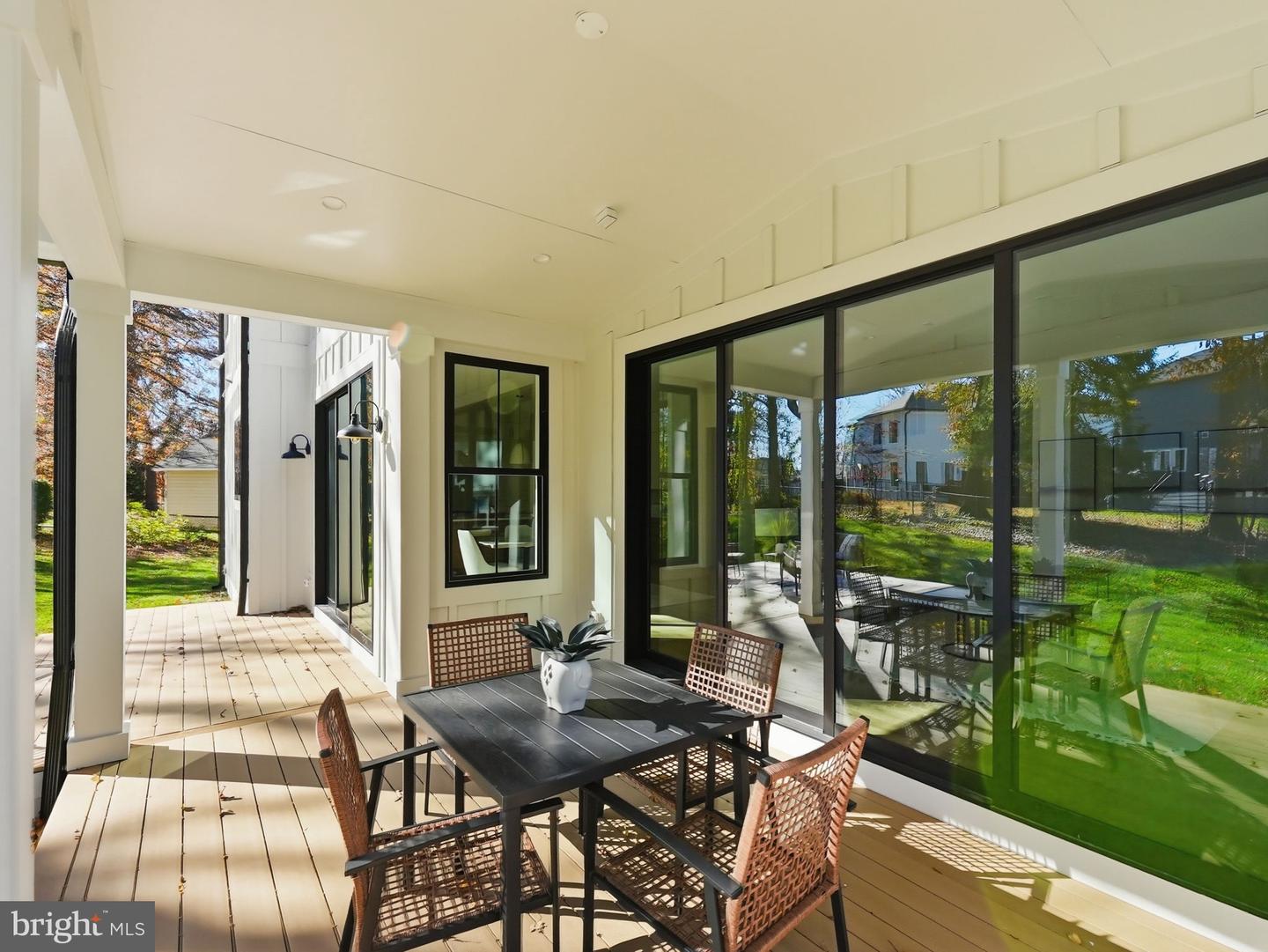 612 GIBSON CIR SW, VIENNA, Virginia 22180, 6 Bedrooms Bedrooms, ,6 BathroomsBathrooms,Residential,For sale,612 GIBSON CIR SW,VAFX2275758 MLS # VAFX2275758