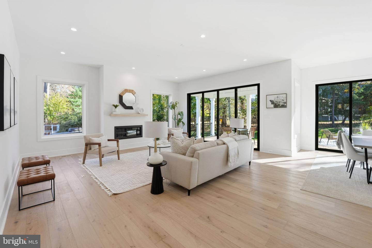 612 GIBSON CIR SW, VIENNA, Virginia 22180, 6 Bedrooms Bedrooms, ,6 BathroomsBathrooms,Residential,For sale,612 GIBSON CIR SW,VAFX2275758 MLS # VAFX2275758