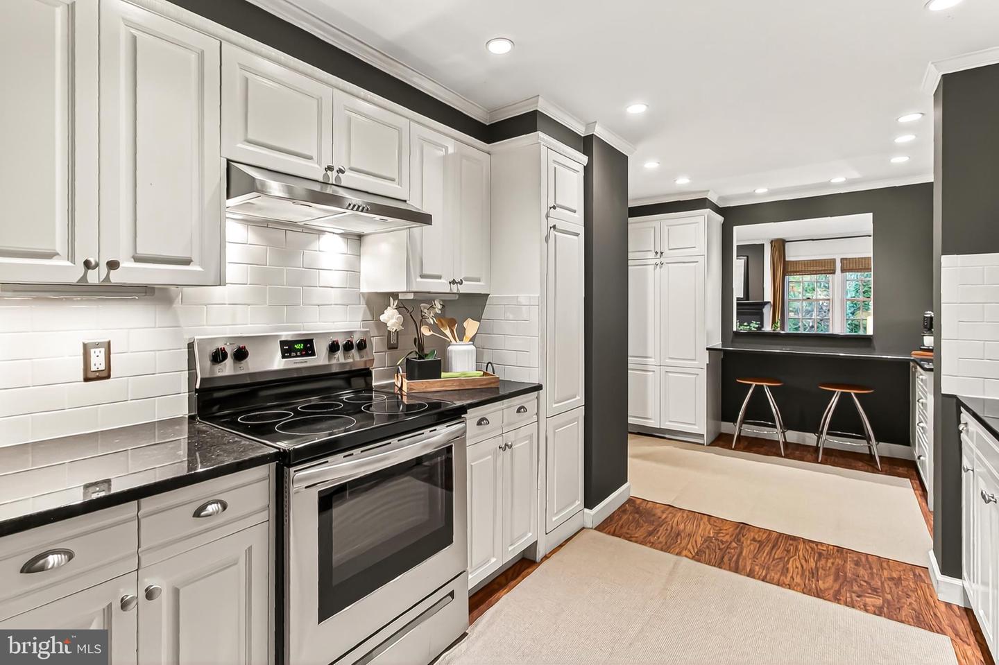 2005 HIGHBORO WAY, FALLS CHURCH, Virginia 22043, 4 Bedrooms Bedrooms, 14 Rooms Rooms,3 BathroomsBathrooms,Residential,For sale,2005 HIGHBORO WAY,VAFX2276066 MLS # VAFX2276066