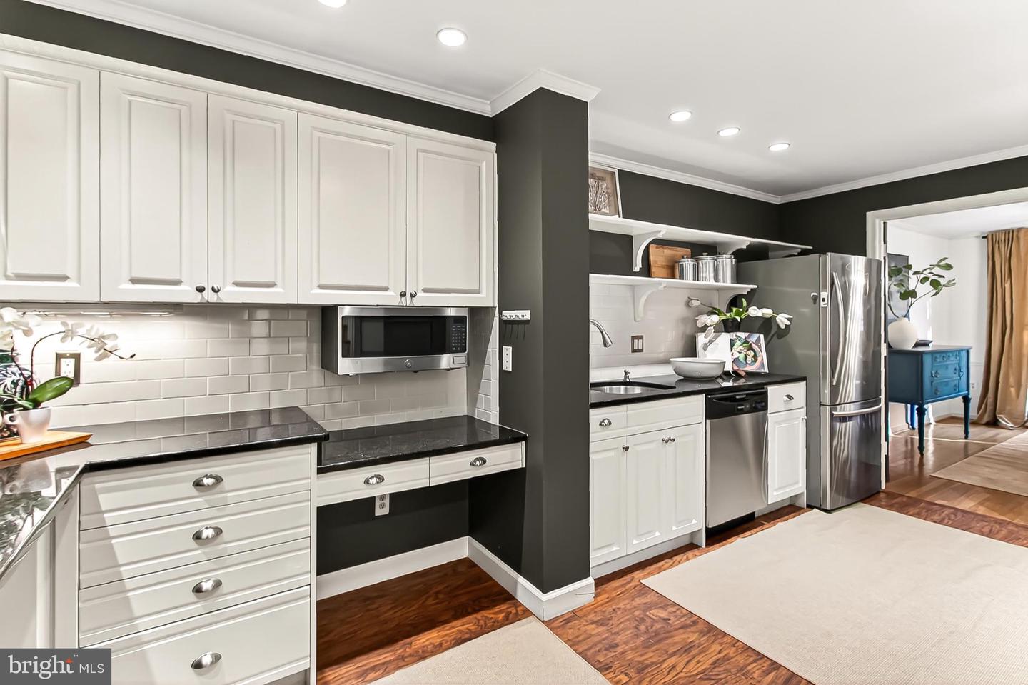 2005 HIGHBORO WAY, FALLS CHURCH, Virginia 22043, 4 Bedrooms Bedrooms, 14 Rooms Rooms,3 BathroomsBathrooms,Residential,For sale,2005 HIGHBORO WAY,VAFX2276066 MLS # VAFX2276066