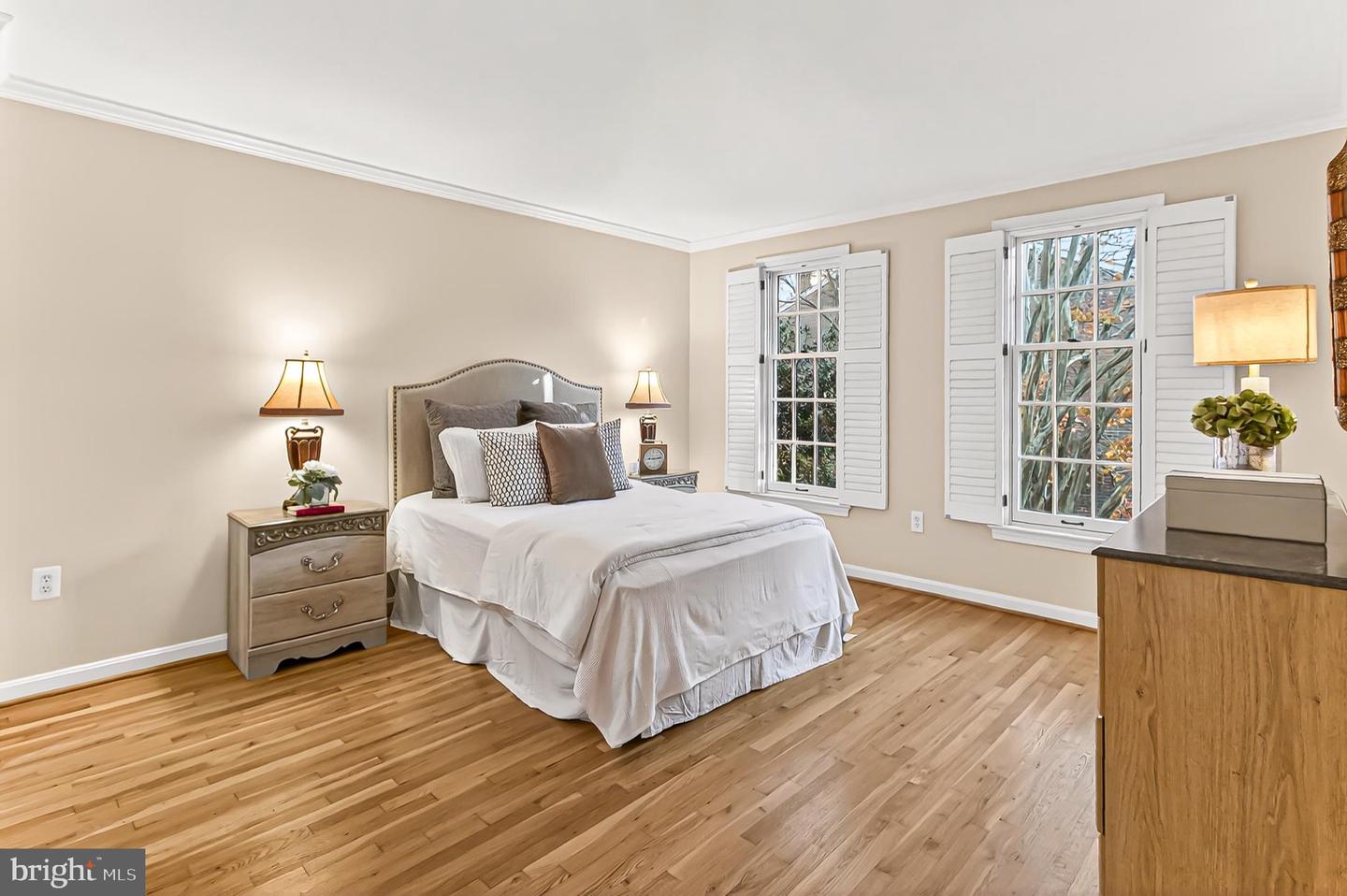 2005 HIGHBORO WAY, FALLS CHURCH, Virginia 22043, 4 Bedrooms Bedrooms, 14 Rooms Rooms,3 BathroomsBathrooms,Residential,For sale,2005 HIGHBORO WAY,VAFX2276066 MLS # VAFX2276066