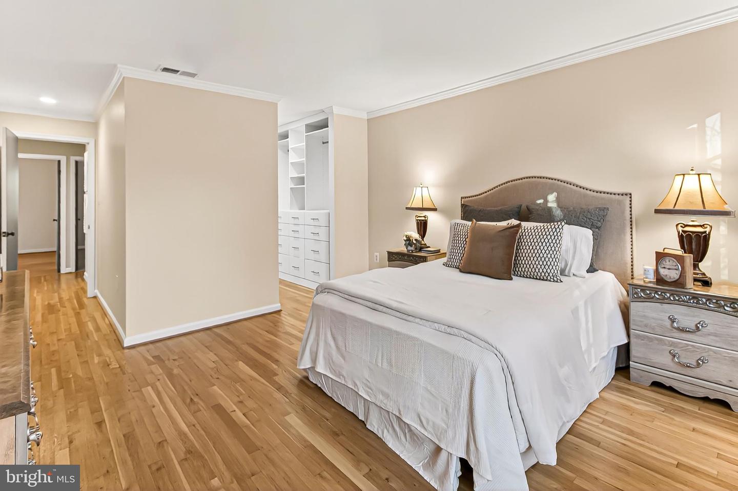 2005 HIGHBORO WAY, FALLS CHURCH, Virginia 22043, 4 Bedrooms Bedrooms, 14 Rooms Rooms,3 BathroomsBathrooms,Residential,For sale,2005 HIGHBORO WAY,VAFX2276066 MLS # VAFX2276066