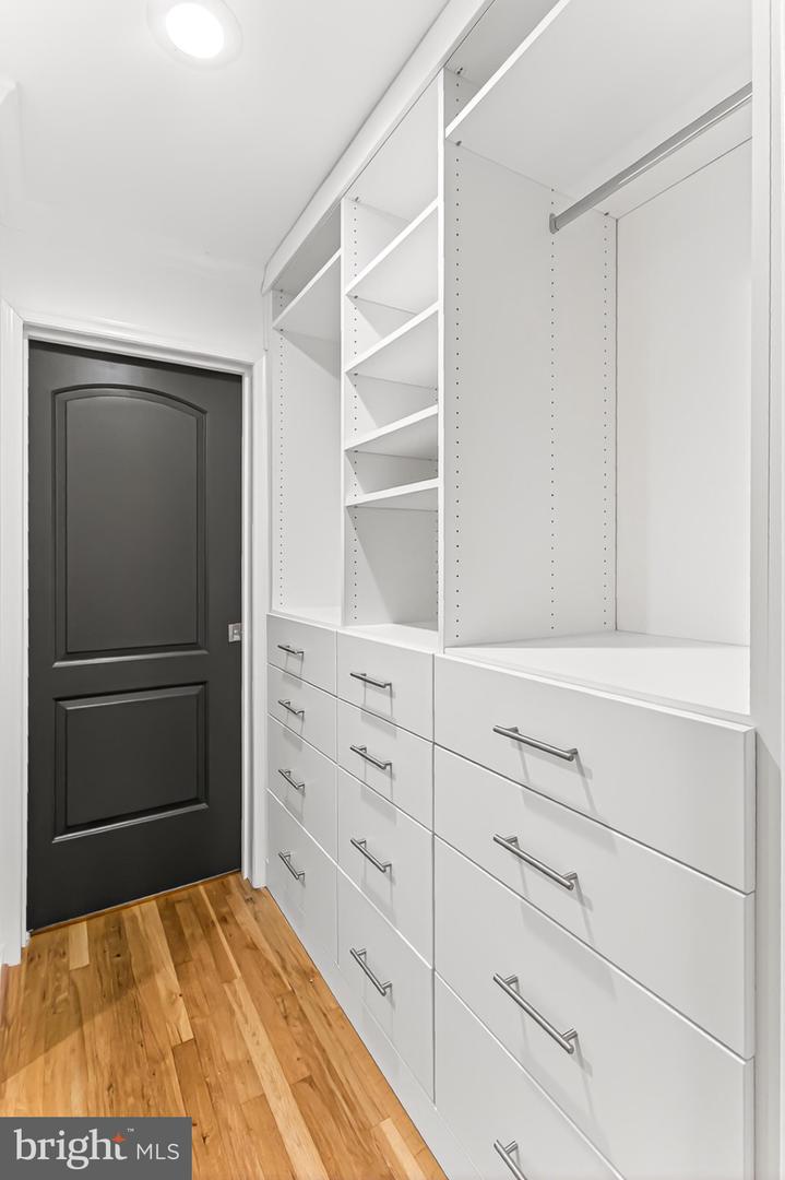 2005 HIGHBORO WAY, FALLS CHURCH, Virginia 22043, 4 Bedrooms Bedrooms, 14 Rooms Rooms,3 BathroomsBathrooms,Residential,For sale,2005 HIGHBORO WAY,VAFX2276066 MLS # VAFX2276066